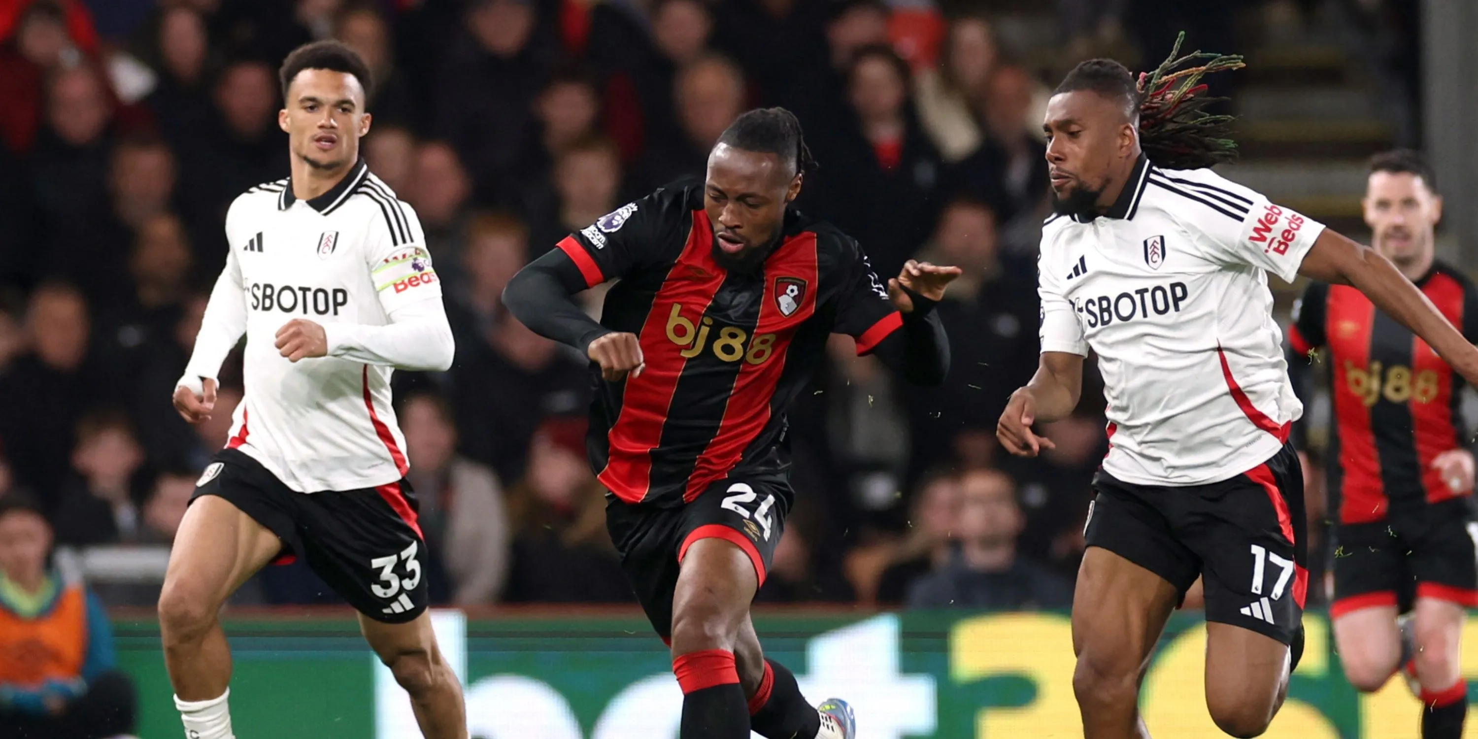 Antoine Semenyo ăn mừng sau khi ghi bàn cho Bournemouth