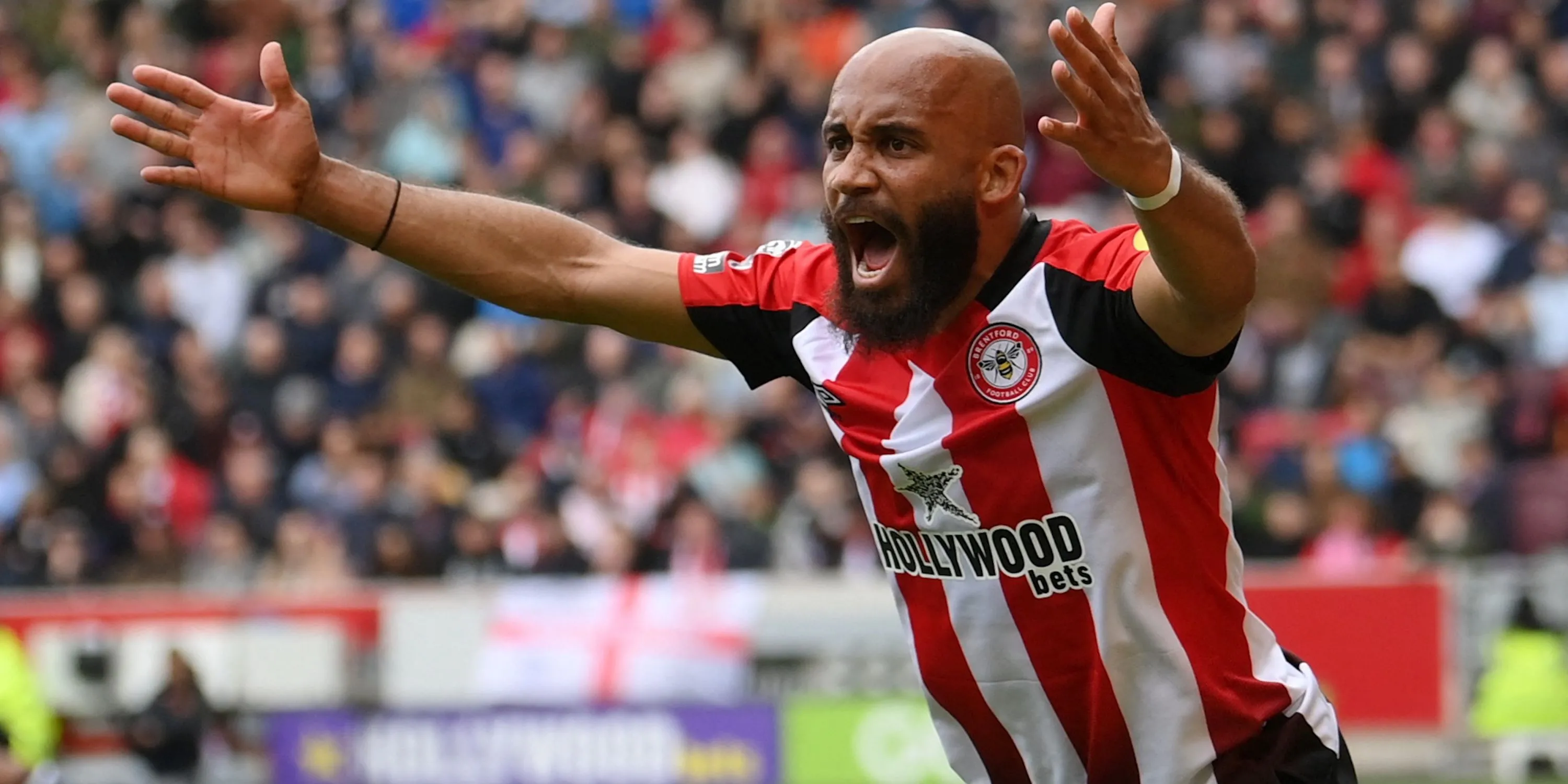 Bryan Mbeumo của Brentford tỏ ra thất vọng sau một pha bóng