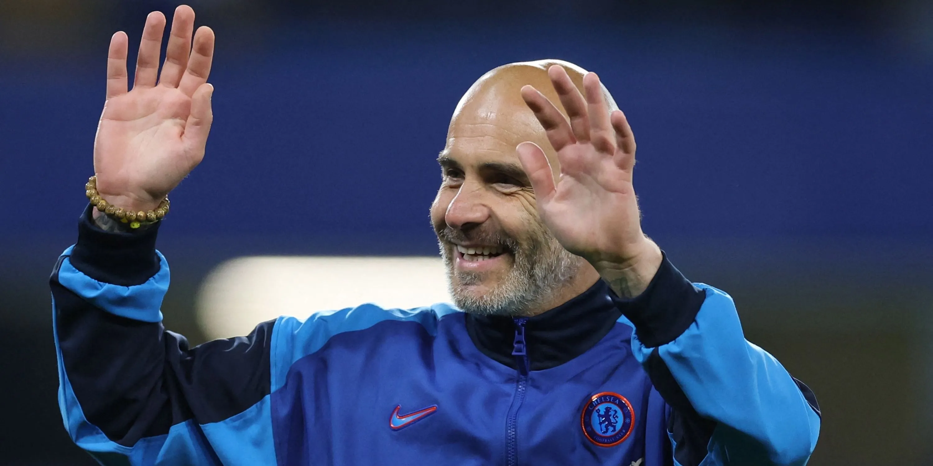 HLV Chelsea Enzo Maresca ăn mừng sau một trận đấu