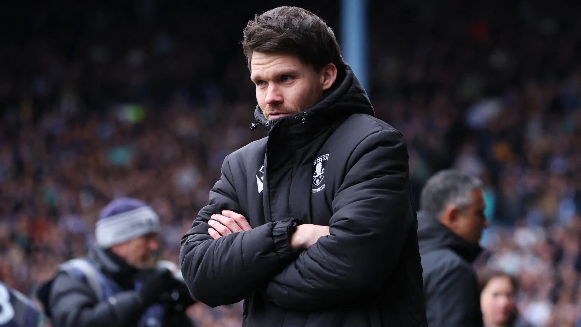 Huấn luyện viên Danny Rohl của Sheffield Wednesday đối mặt tương lai bất định giữa tin đồn rời CLB