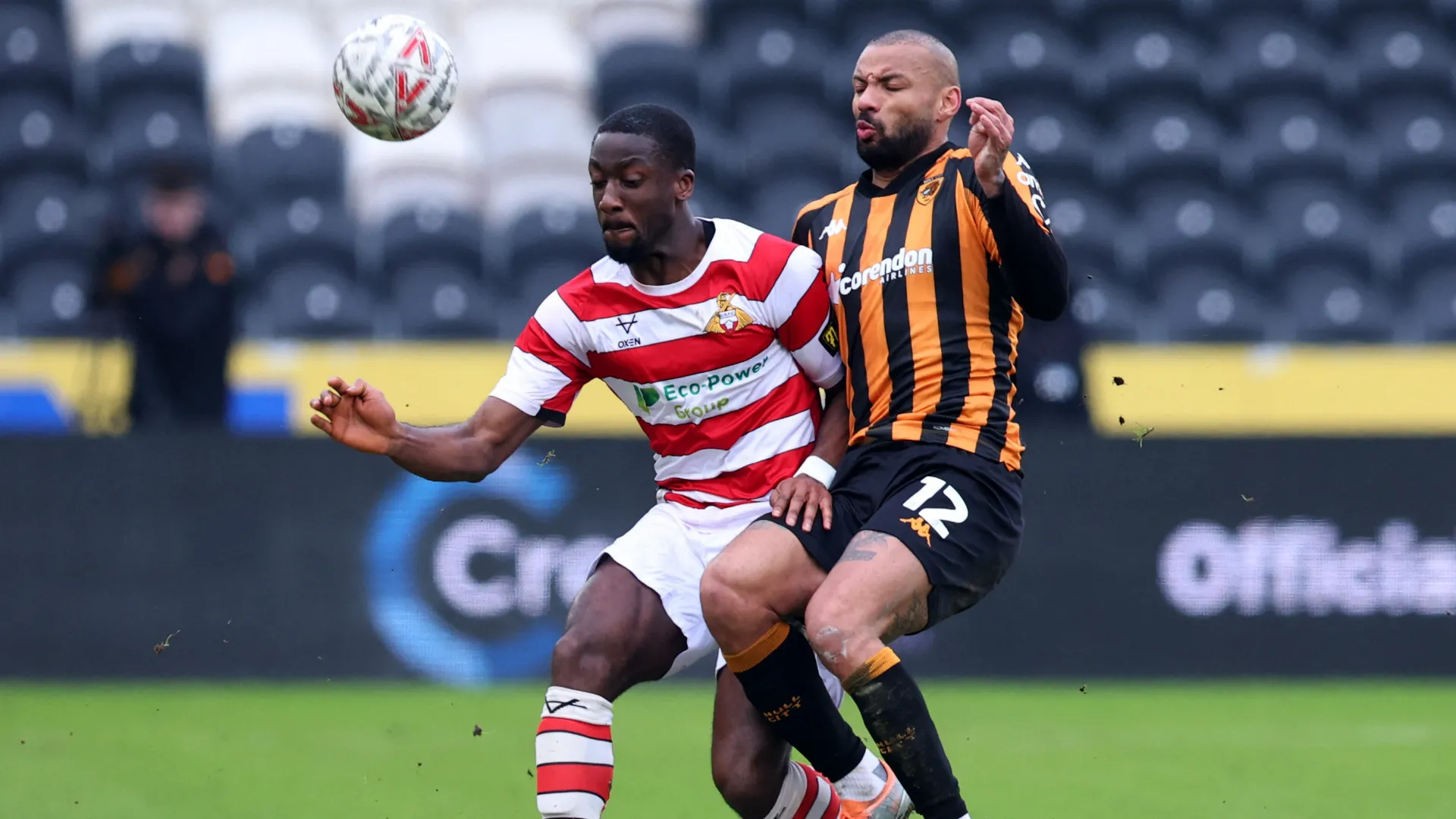 Joseph Olowu là trụ cột hàng thủ Doncaster Rovers