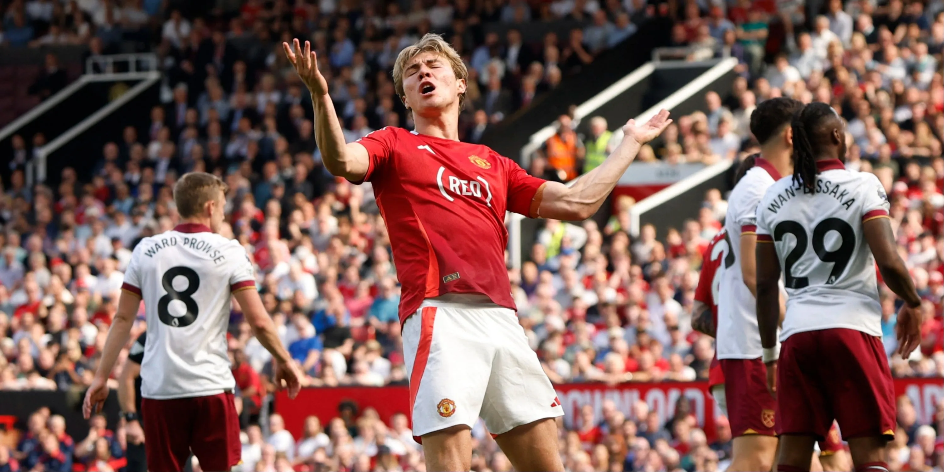 Chân dung tiền đạo Rasmus Hojlund của Manchester United