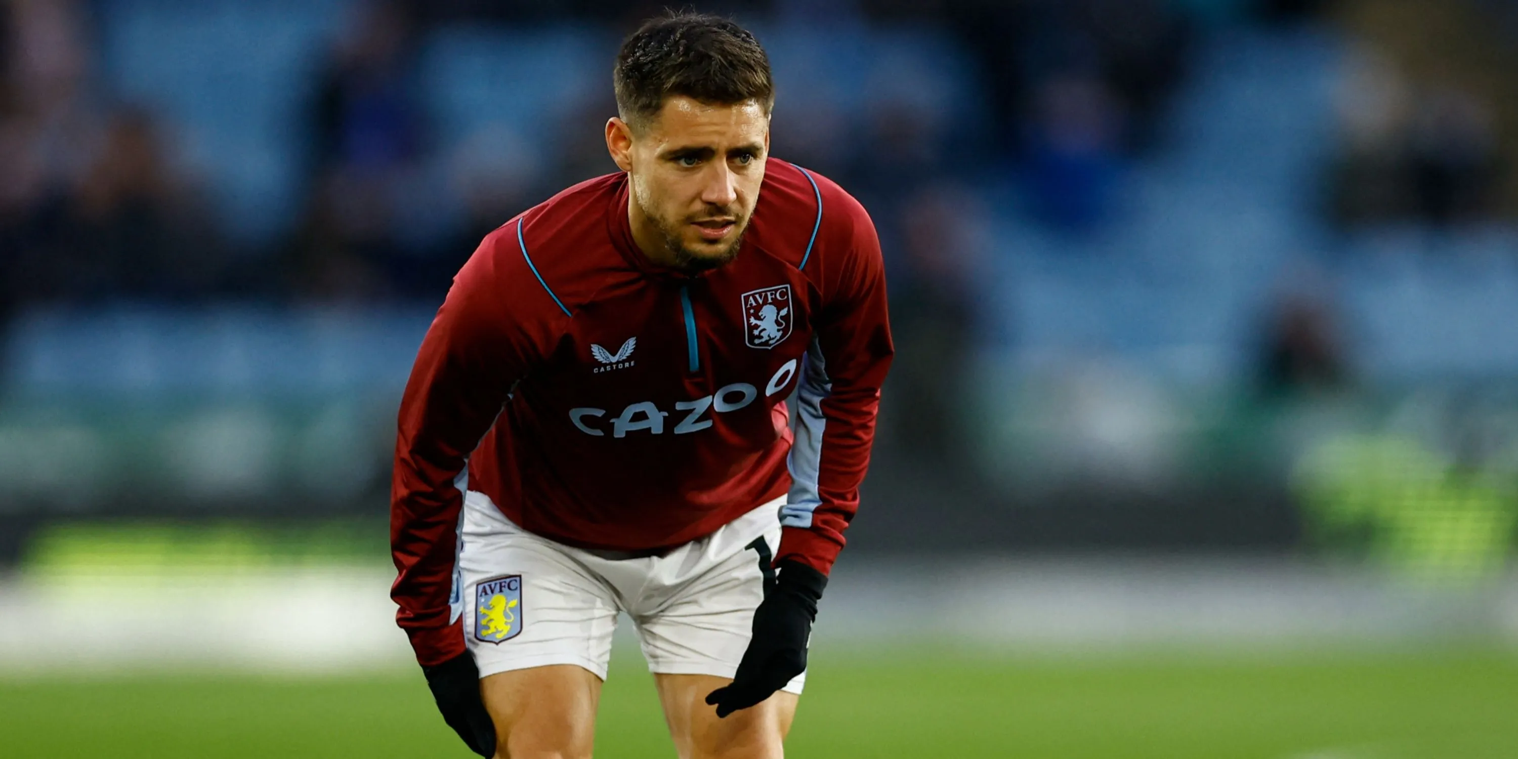 Hậu vệ trái Alex Moreno trong màu áo Aston Villa tại Ngoại hạng Anh