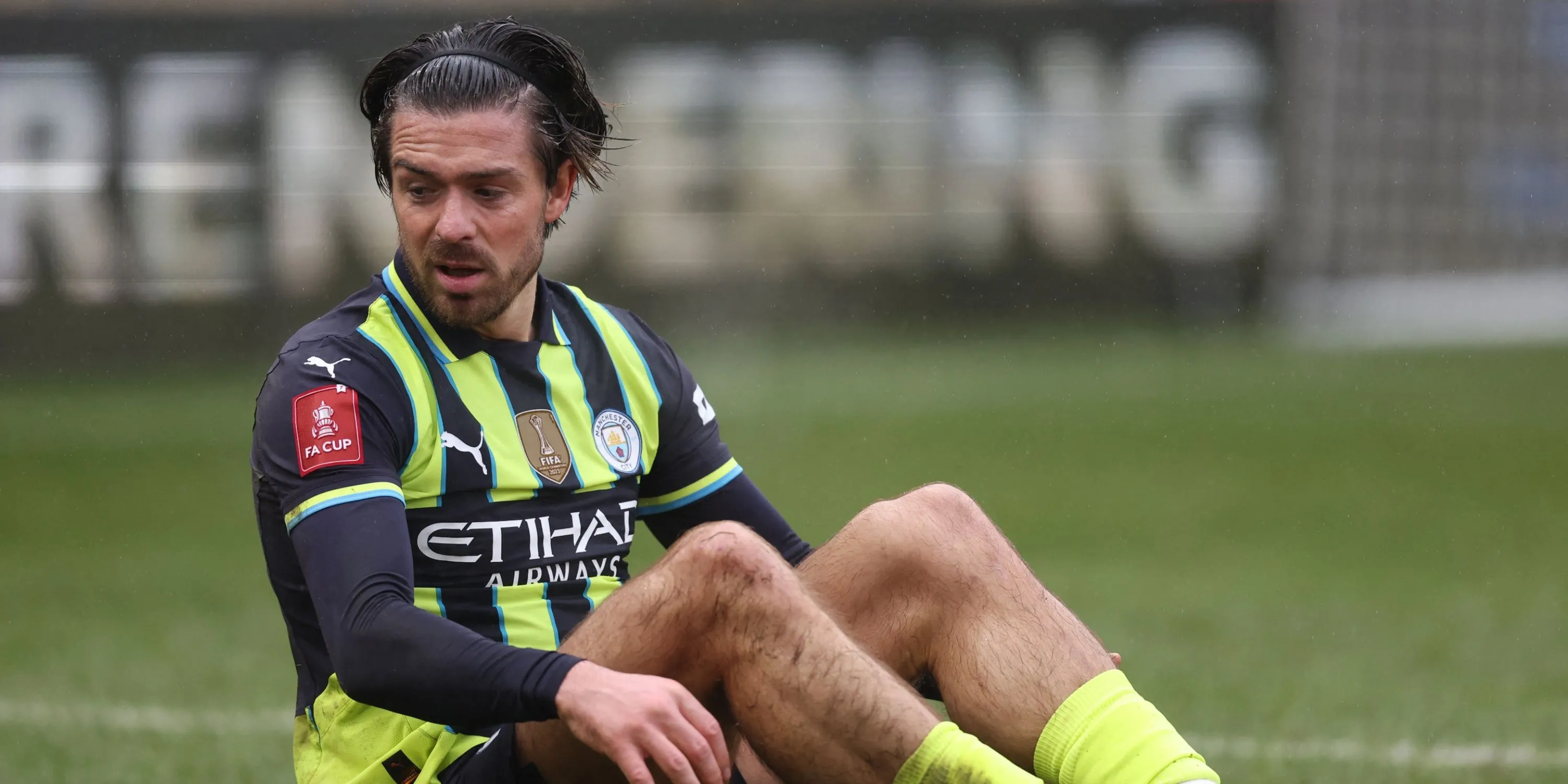 Jack Grealish đứng trước tin đồn chuyển nhượng sang câu lạc bộ khác ở Ngoại hạng Anh