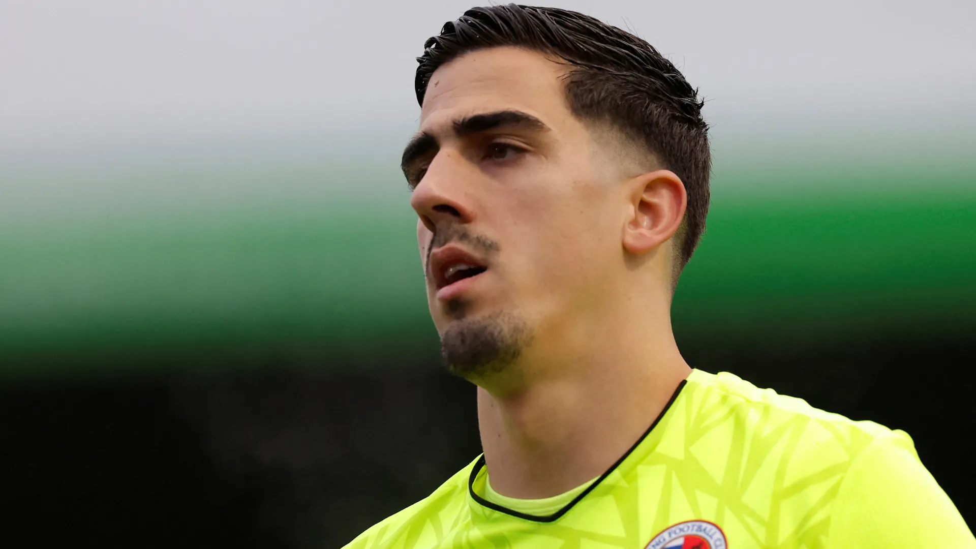 Joel Pereira cân nhắc hợp đồng mới với Reading FC và các lựa chọn chuyển nhượng