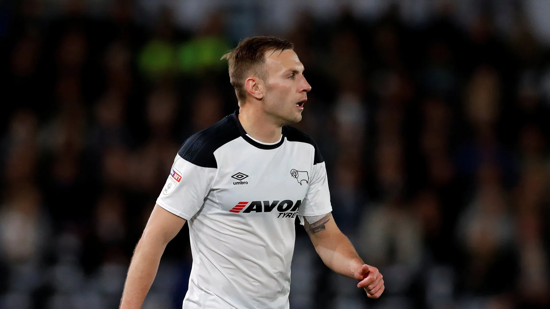 Tiền đạo Andreas Weimann trong lần khoác áo Derby County trước đây, mục tiêu chuyển nhượng Hè 2024