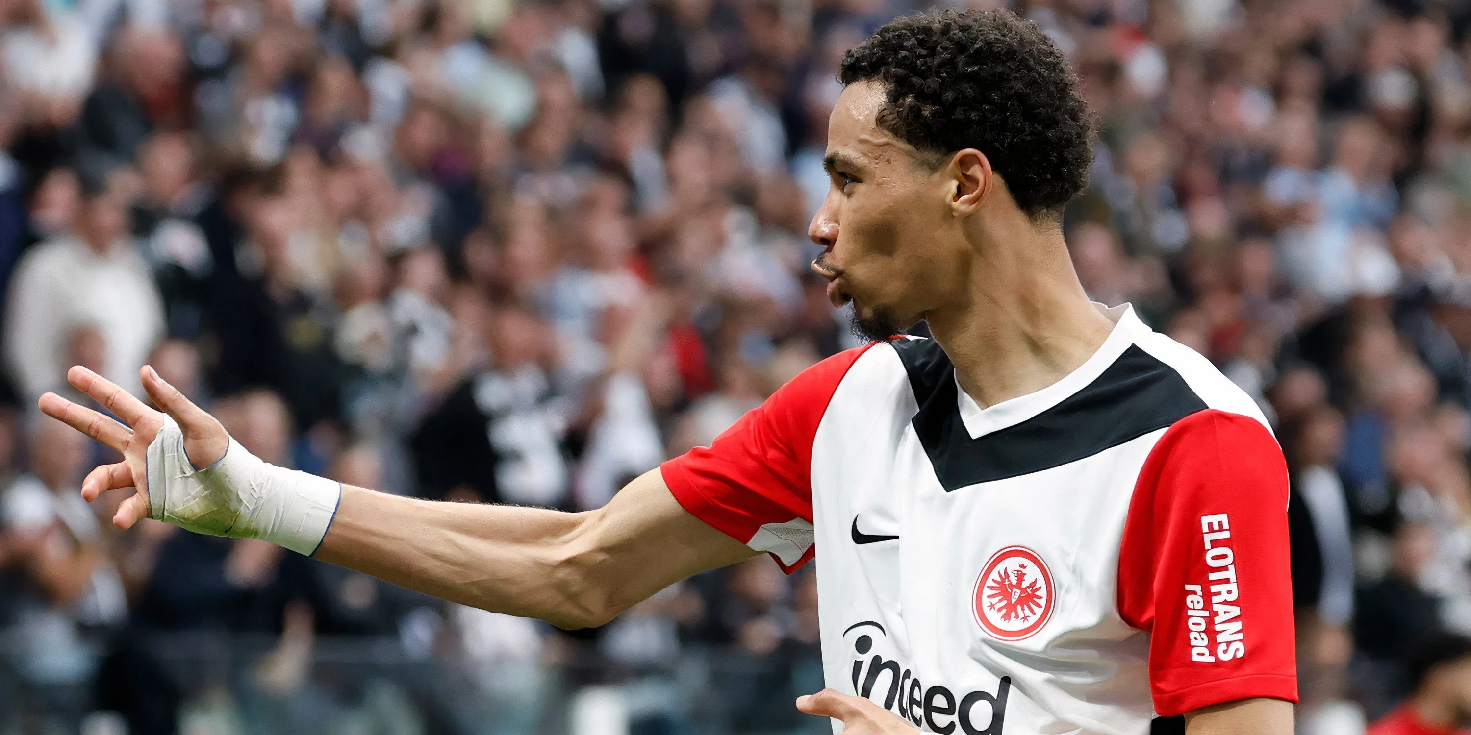 Tiền đạo Hugo Ekitike trong màu áo Eintracht Frankfurt