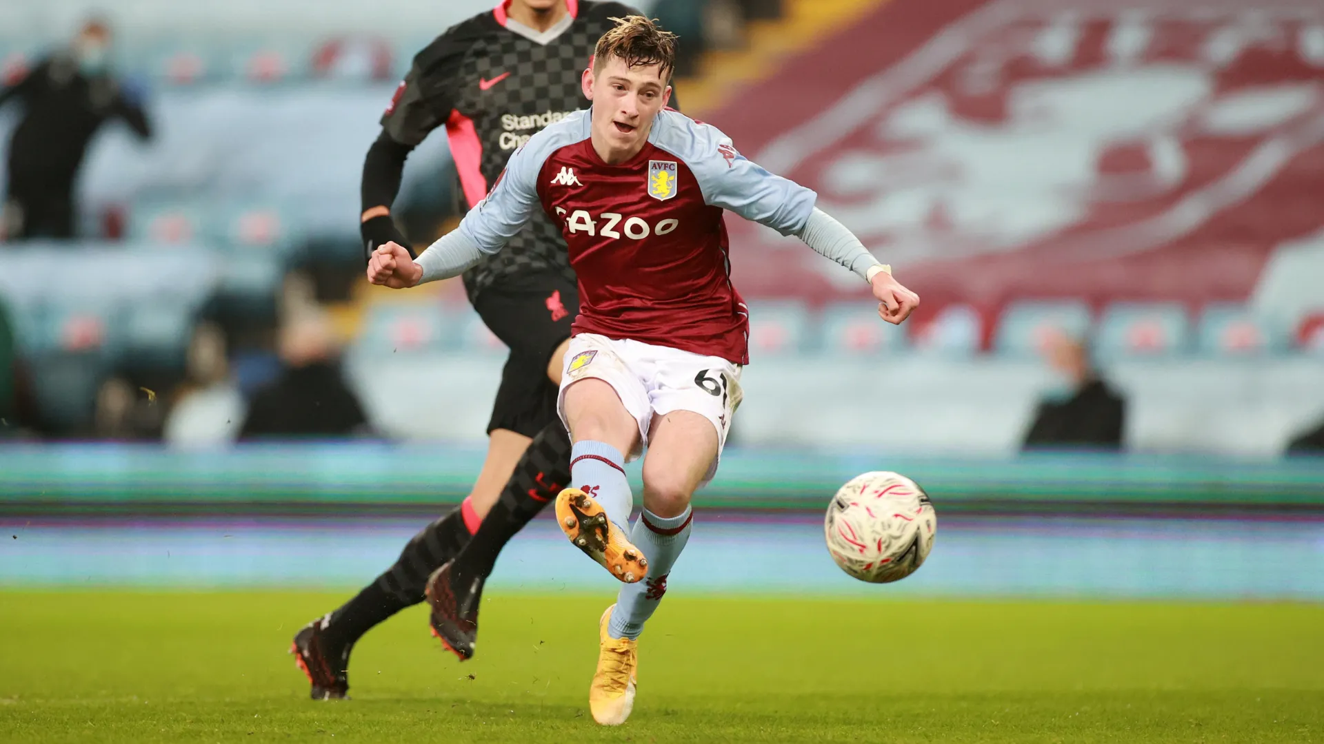 Tiền đạo trẻ Louie Barry của Aston Villa, tiềm năng được Derby County nhắm đến theo dạng cho mượn