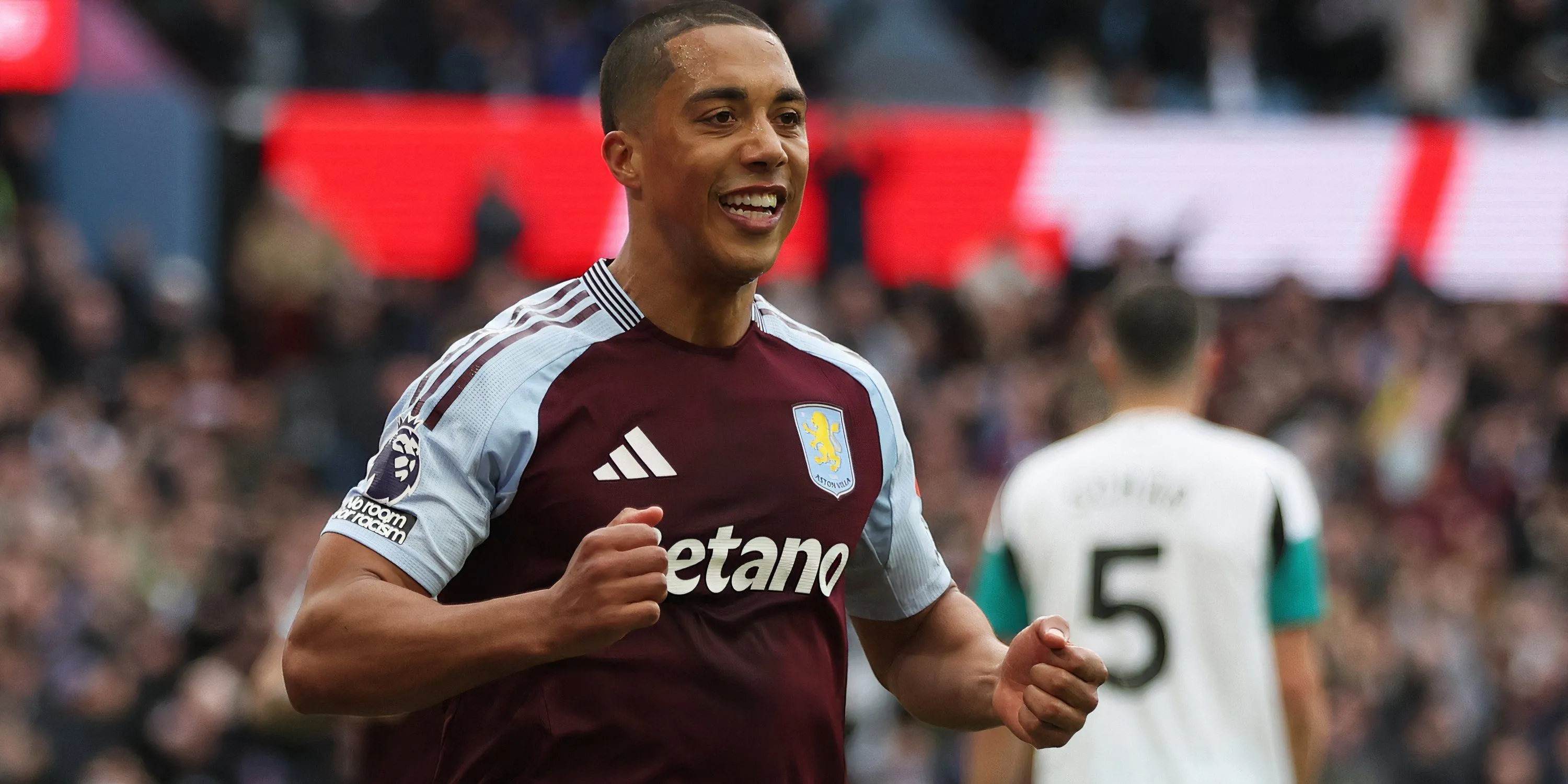 Tiền vệ Youri Tielemans của Aston Villa