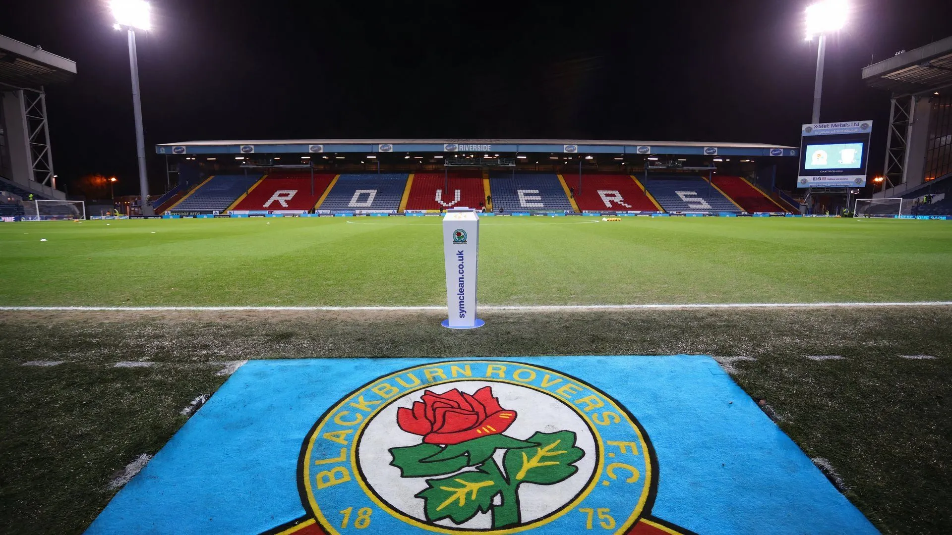 Toàn cảnh sân vận động Ewood Park của Blackburn Rovers, nơi Igor Tyjon đang thi đấu