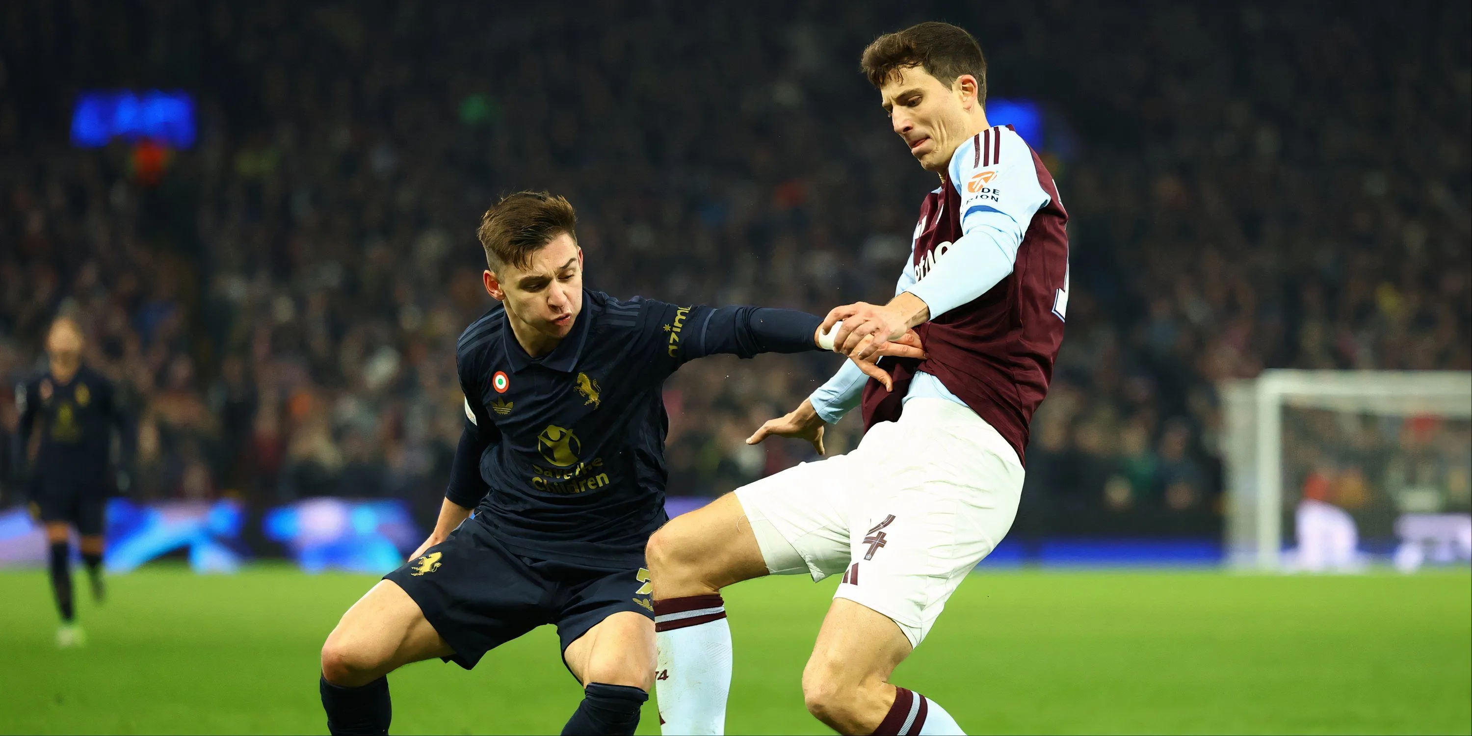 Trung vệ Pau Torres của Aston Villa