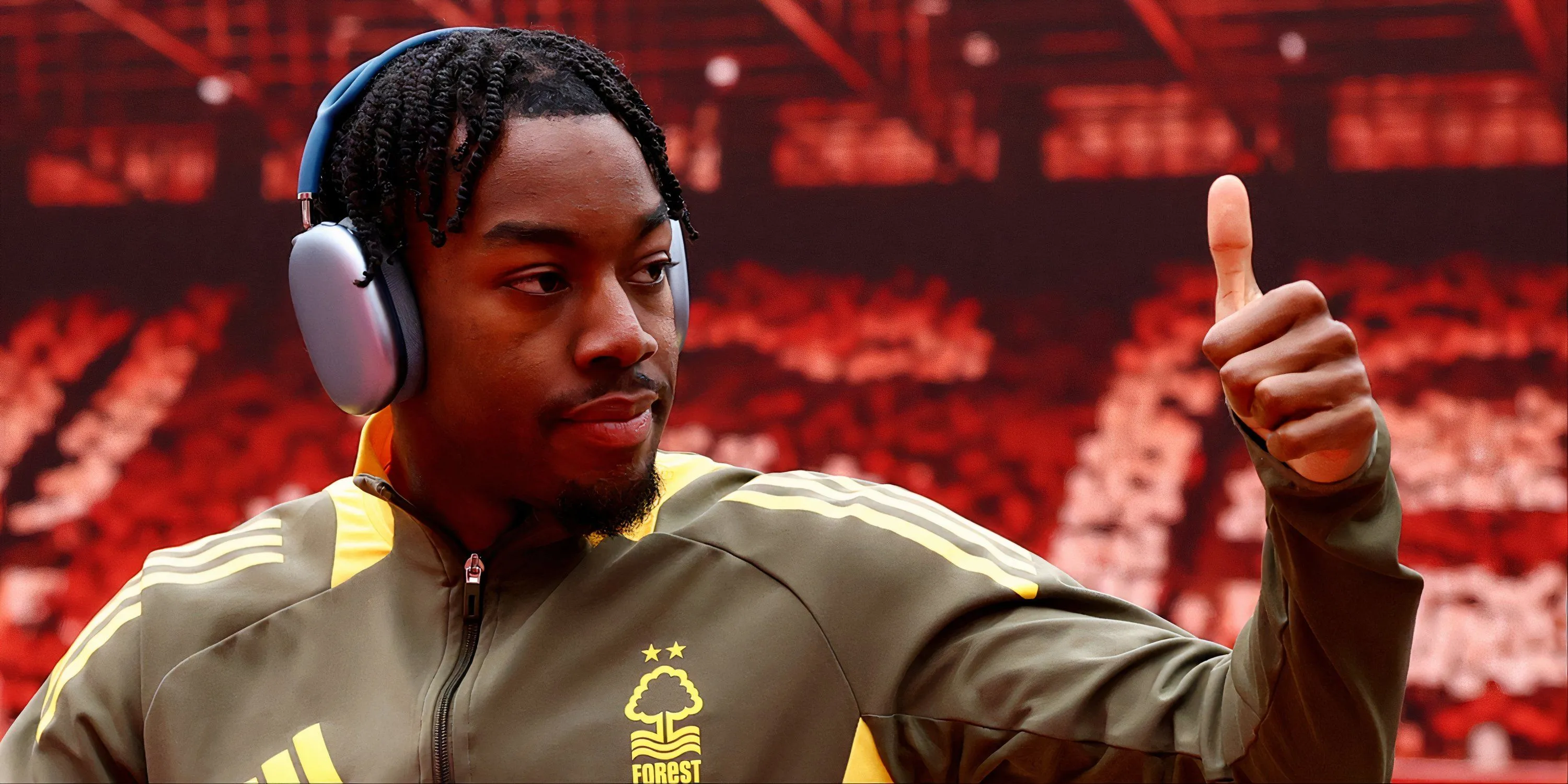 Anthony Elanga trong màu áo Nottingham Forest chuẩn bị chuyển đến Newcastle