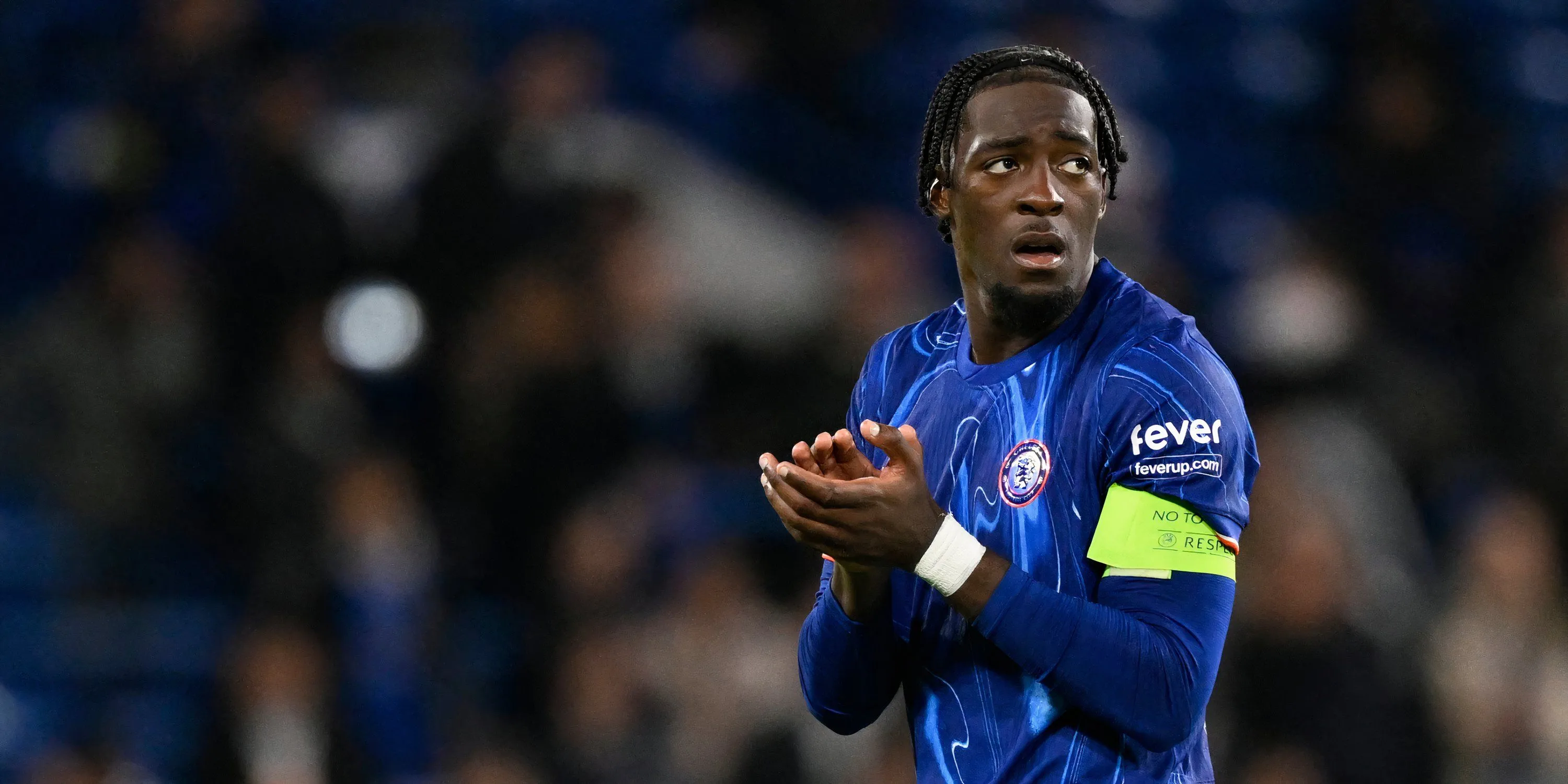Axel Disasi trong một trận đấu cho Chelsea