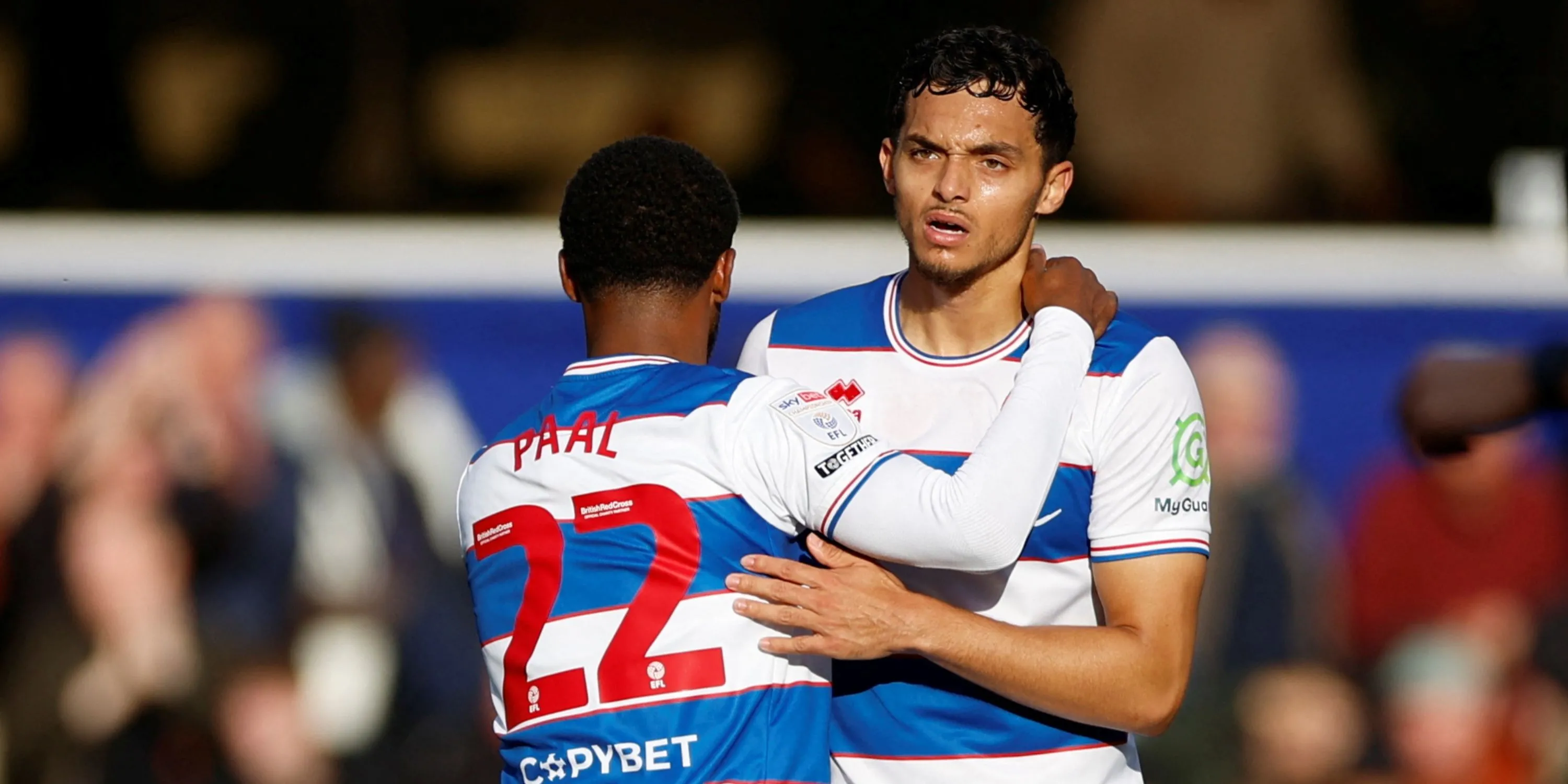 Cầu thủ Queens Park Rangers trong trận đấu Championship.