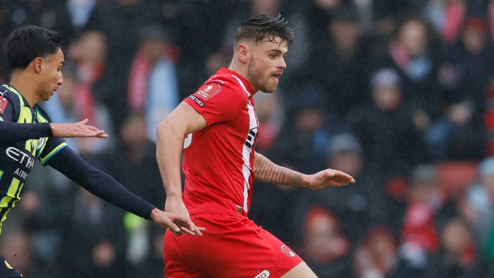 Charlie Kelman trong màu áo Leyton Orient, ghi bàn ấn tượng ở League One