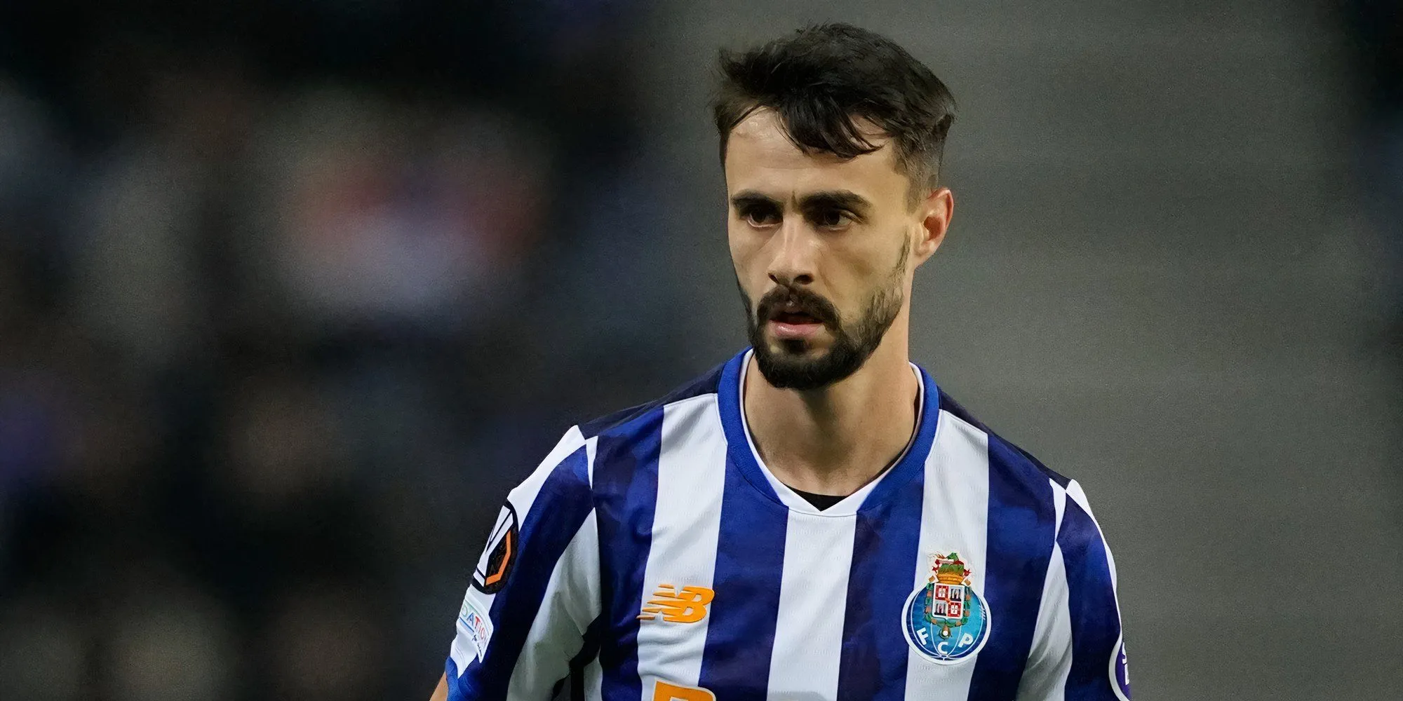 Fabio Vieira trong màu áo Arsenal, tiền vệ có thể rời Emirates