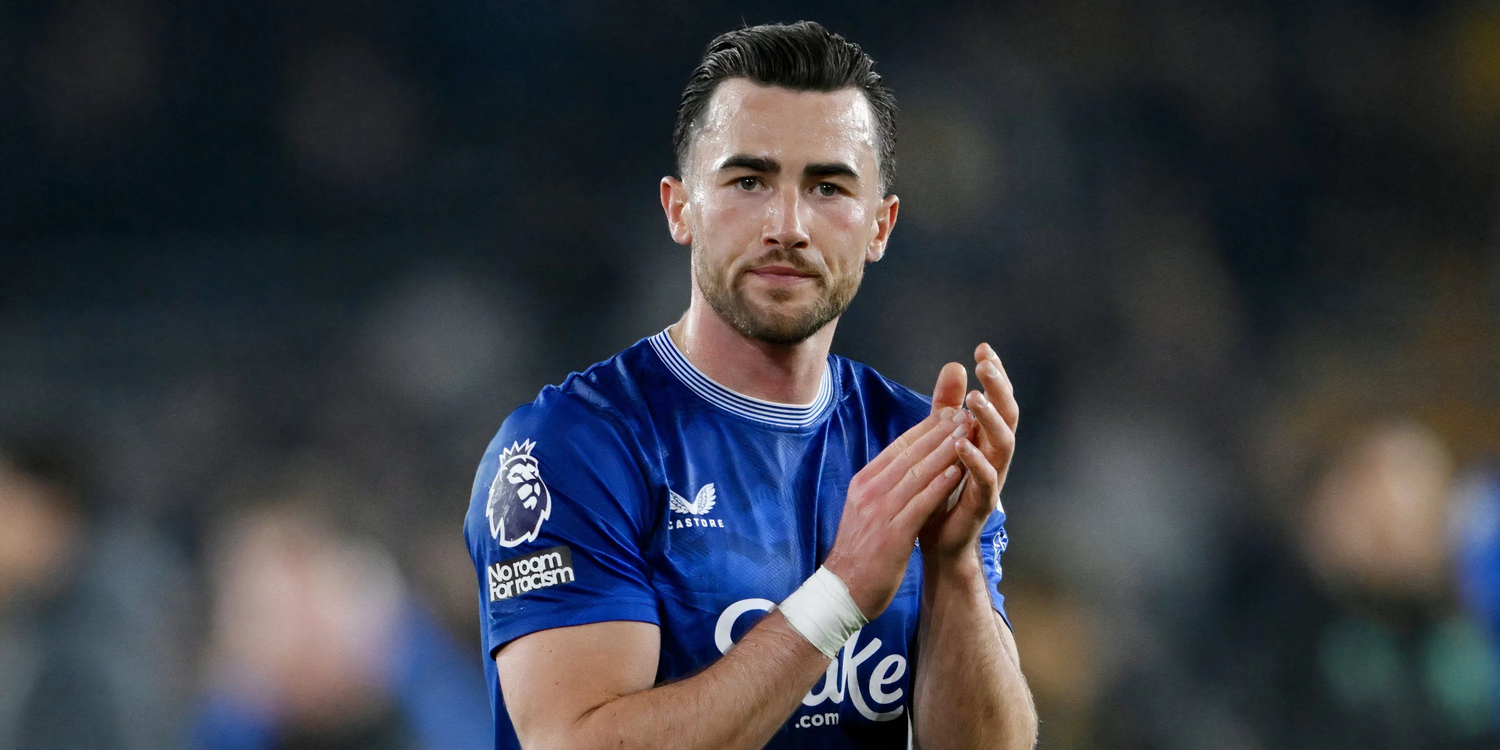 Jack Harrison thi đấu cho Everton, khoác áo câu lạc bộ khi được cho mượn.