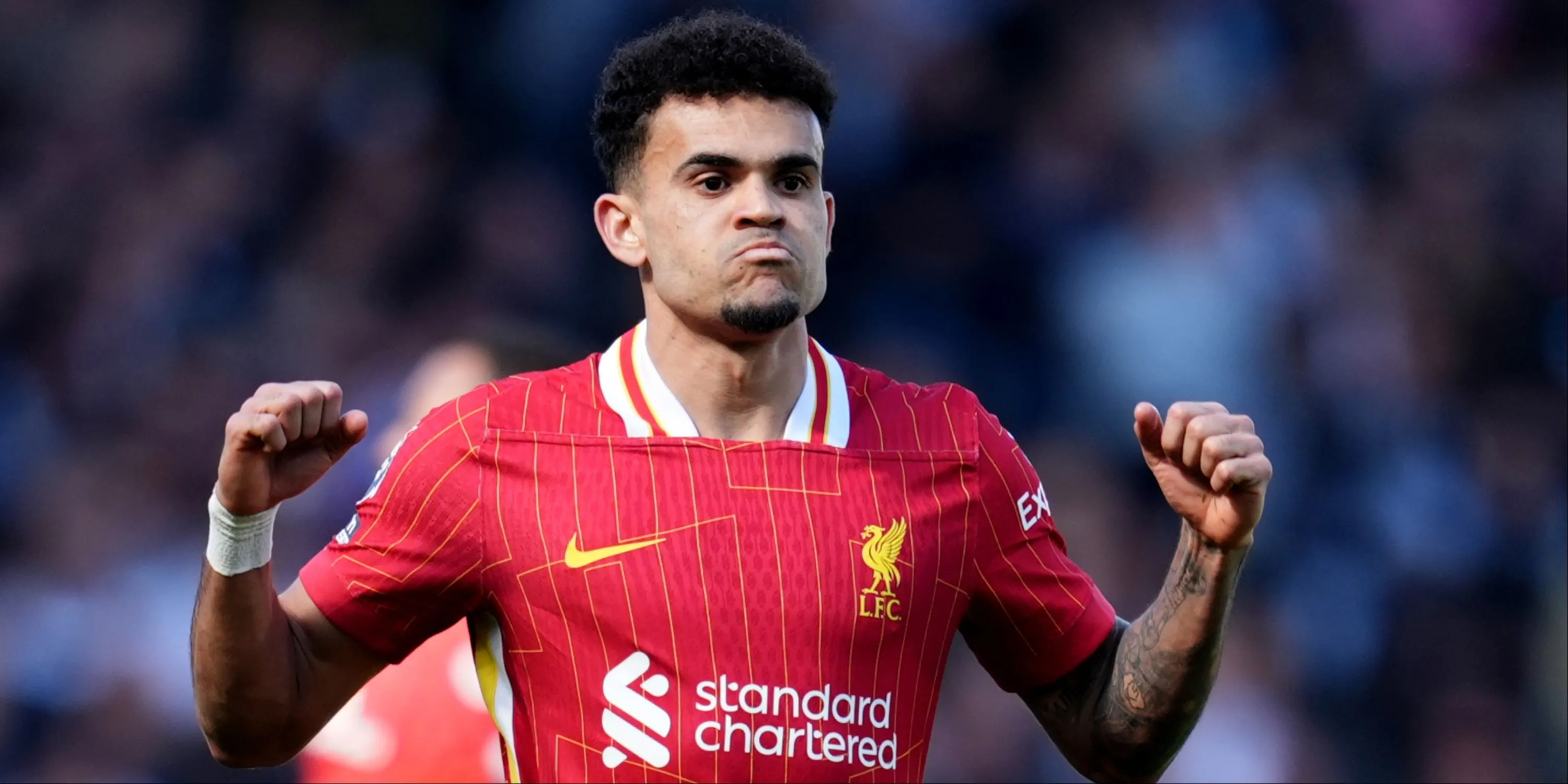 Luis Diaz trên sân tập của Liverpool