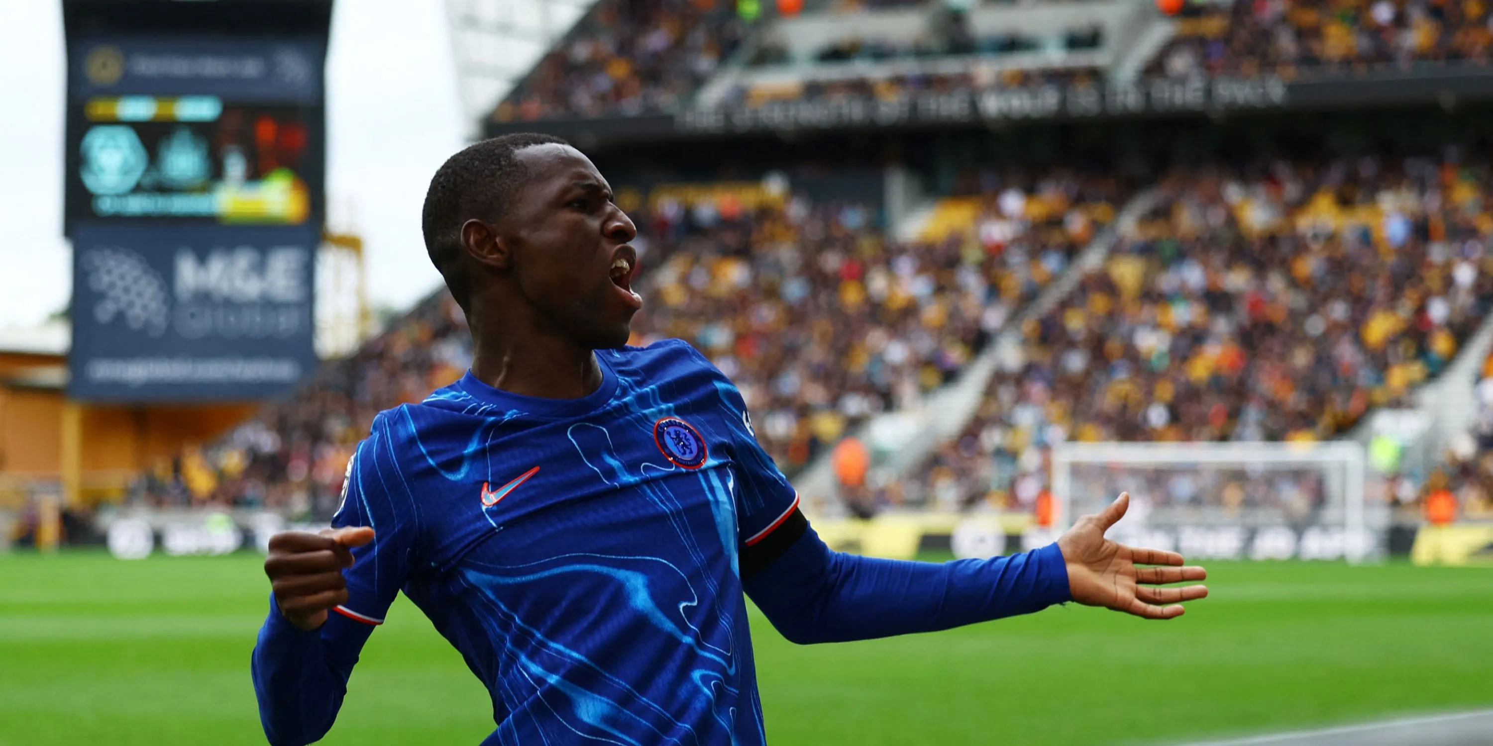 Nicolas Jackson trong màu áo Chelsea thi đấu tại Ngoại hạng Anh mùa 2024-25