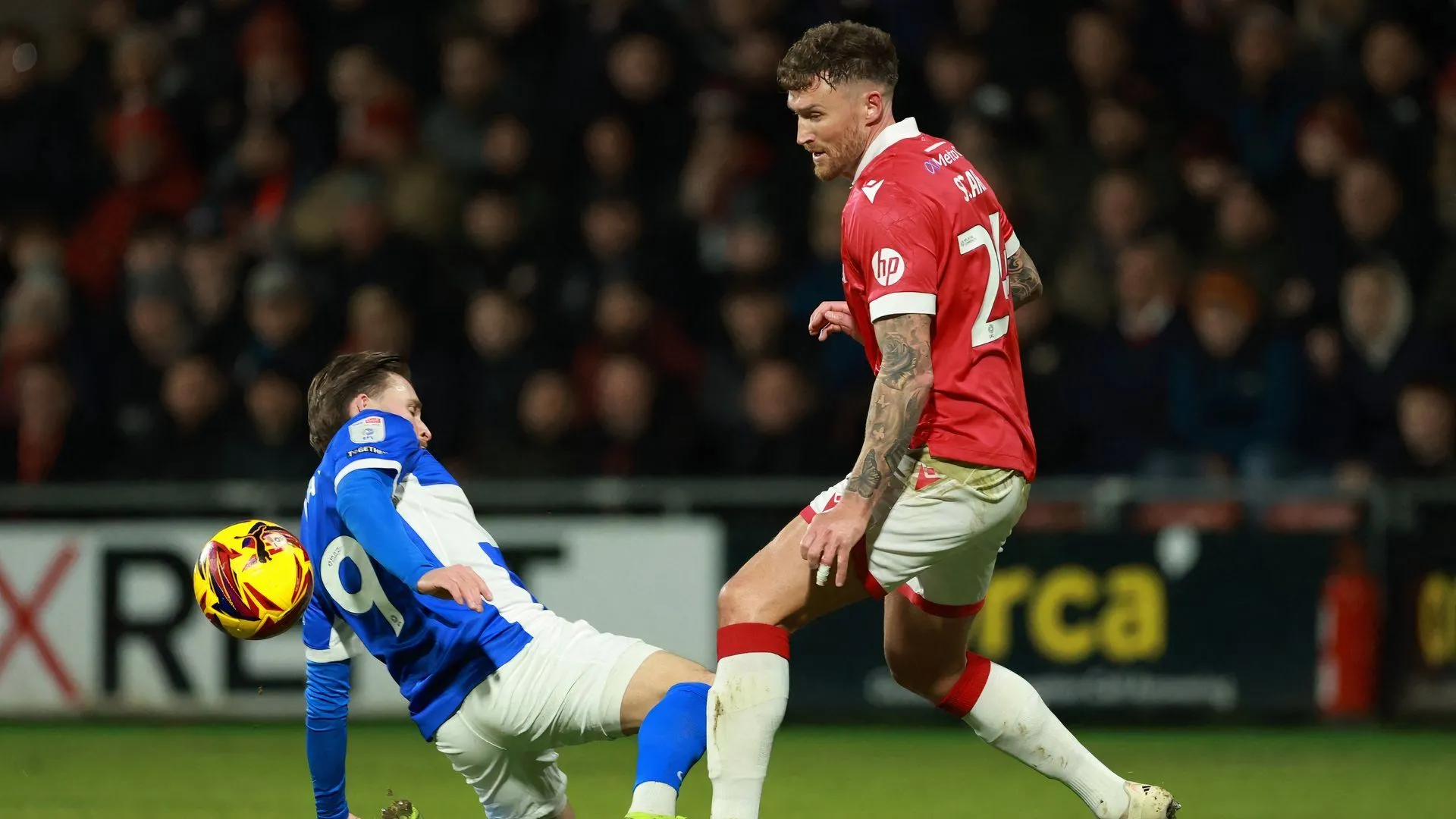 Tiền đạo Alfie May trong trận đấu giữa Birmingham City và Wrexham, trước thềm chuyển nhượng sang Huddersfield Town.