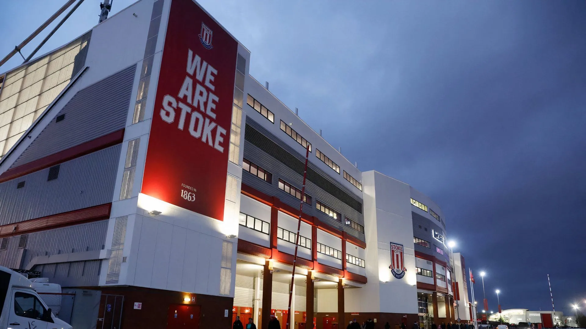 Tổng quan sân vận động bet365 của Stoke City với kiến trúc hiện đại