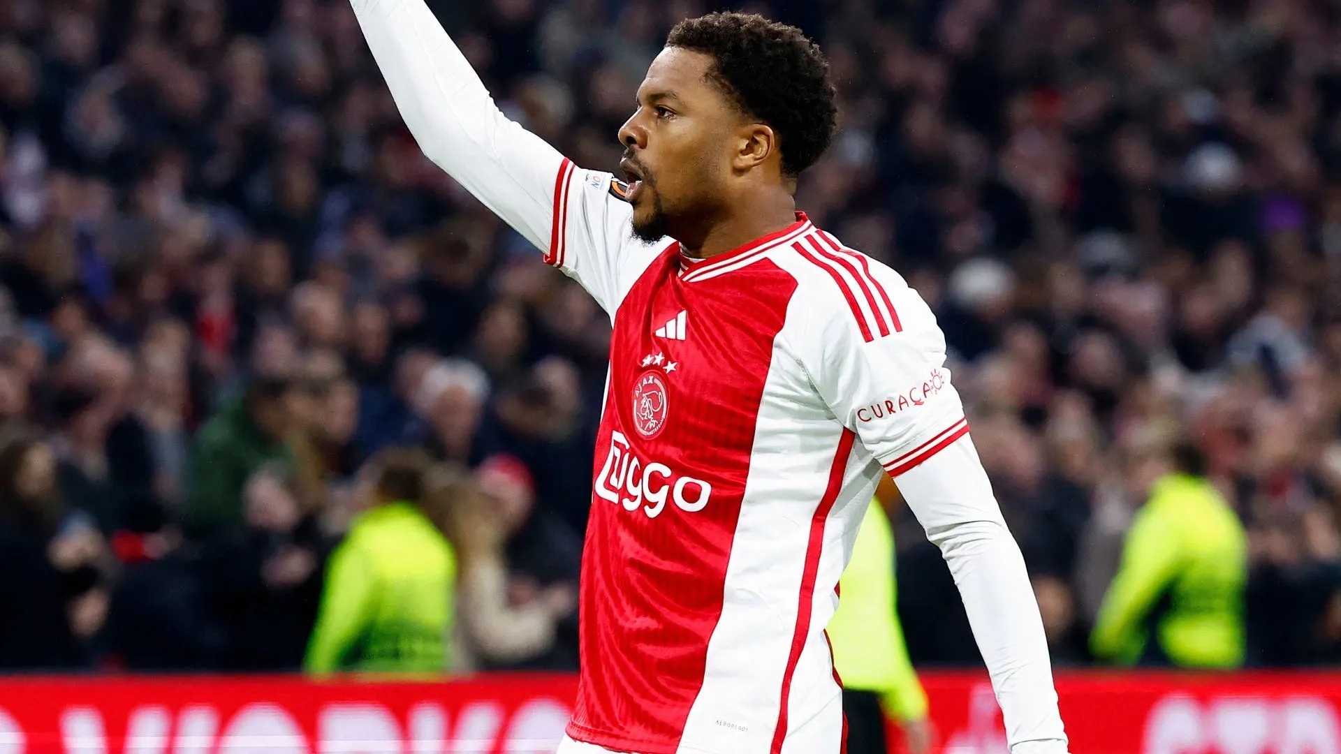 Chuba Akpom, tiền đạo mục tiêu của Birmingham City và Ipswich Town trong phiên chợ chuyển nhượng
