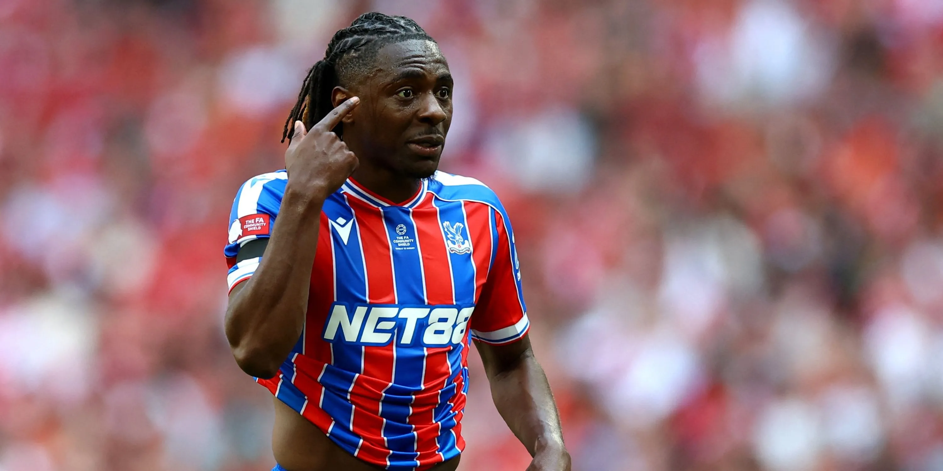 Eberechi Eze thể hiện tài năng trong màu áo Crystal Palace