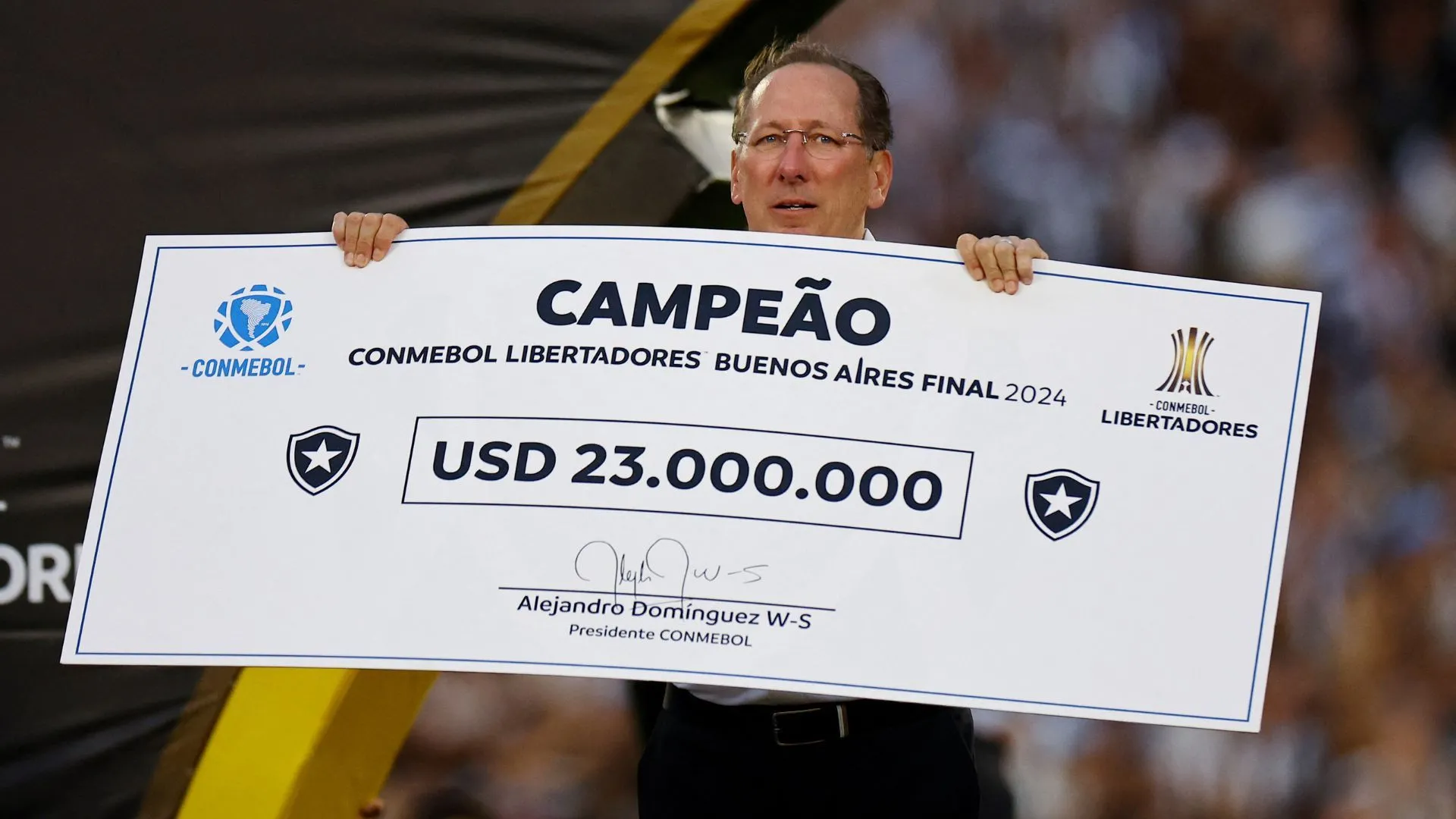 John Textor, tỷ phú công nghệ và giải trí, người đang gây xôn xao với tin đồn thâu tóm Sheffield Wednesday