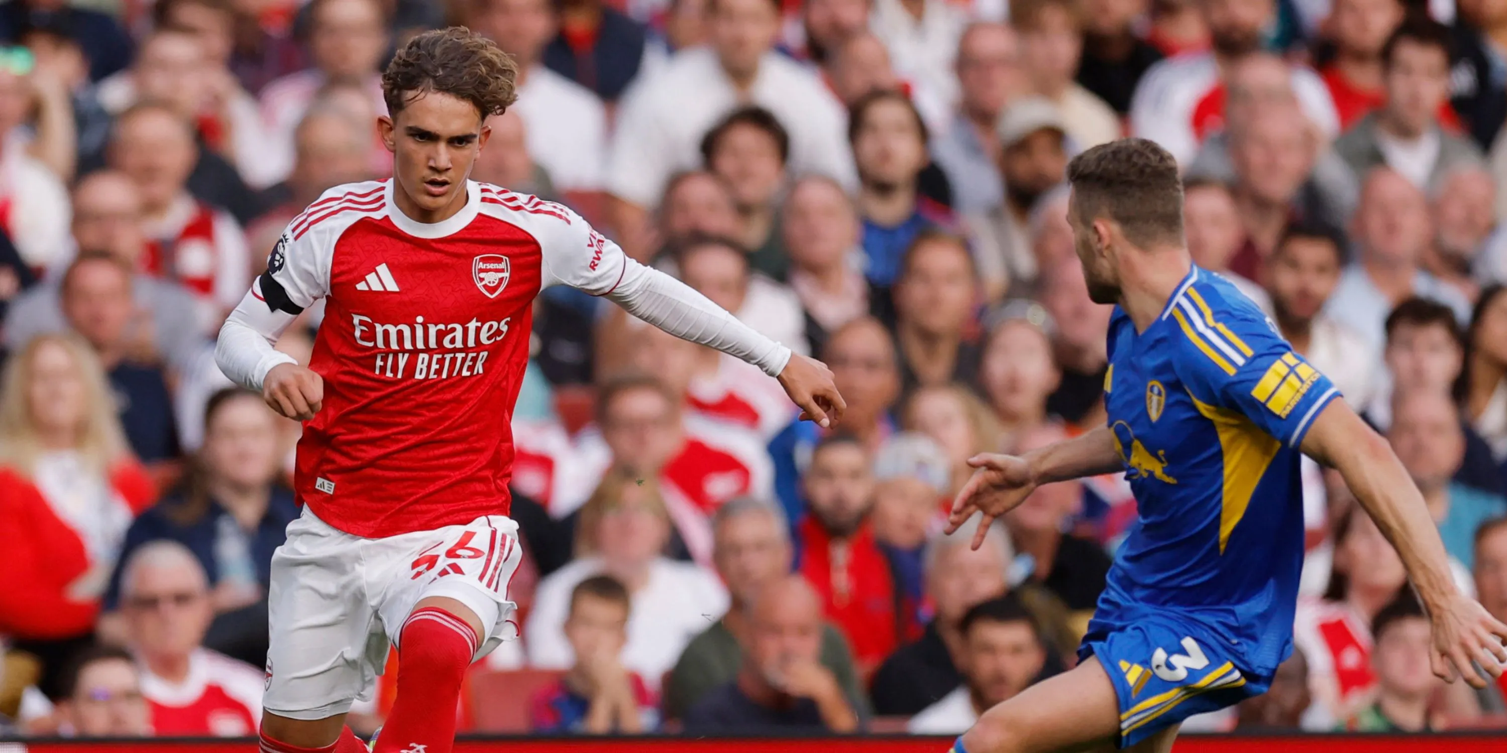 Max Dowman (số 56) thể hiện sự tự tin trong màn ra mắt Premier League cho Arsenal.