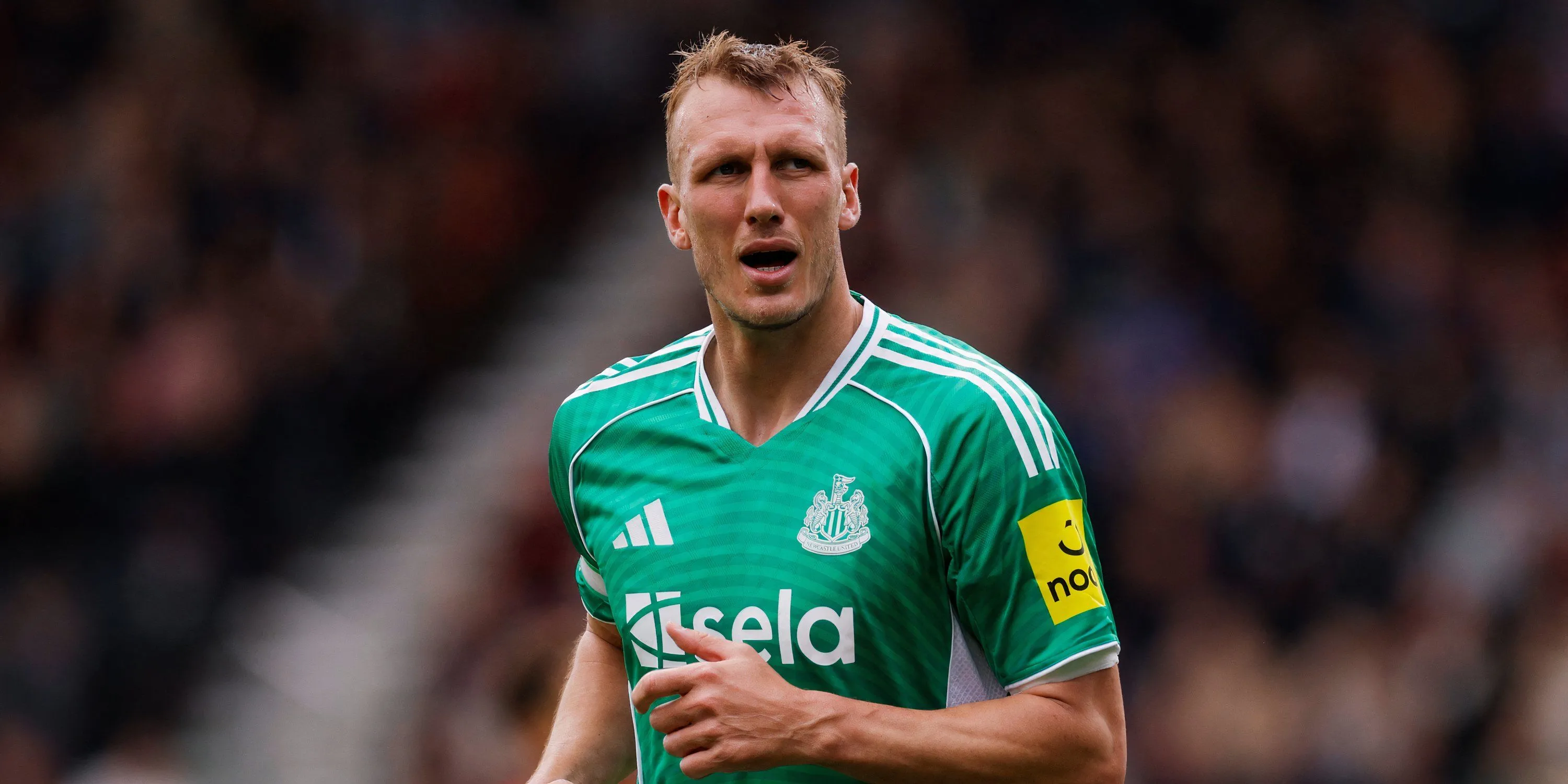 Dan Burn - hậu vệ trái lâm nguy của Newcastle