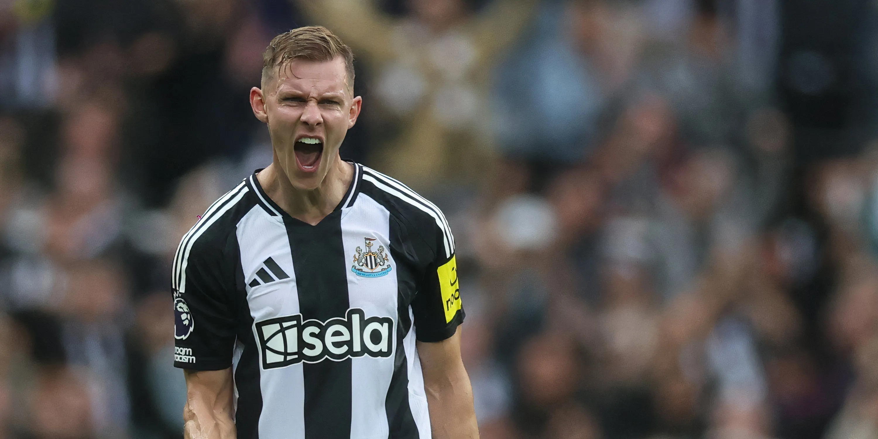 Emil Krafth chỉ kéo dài 45 phút trước khi bị thay ra do hiệp hai kém cỏi