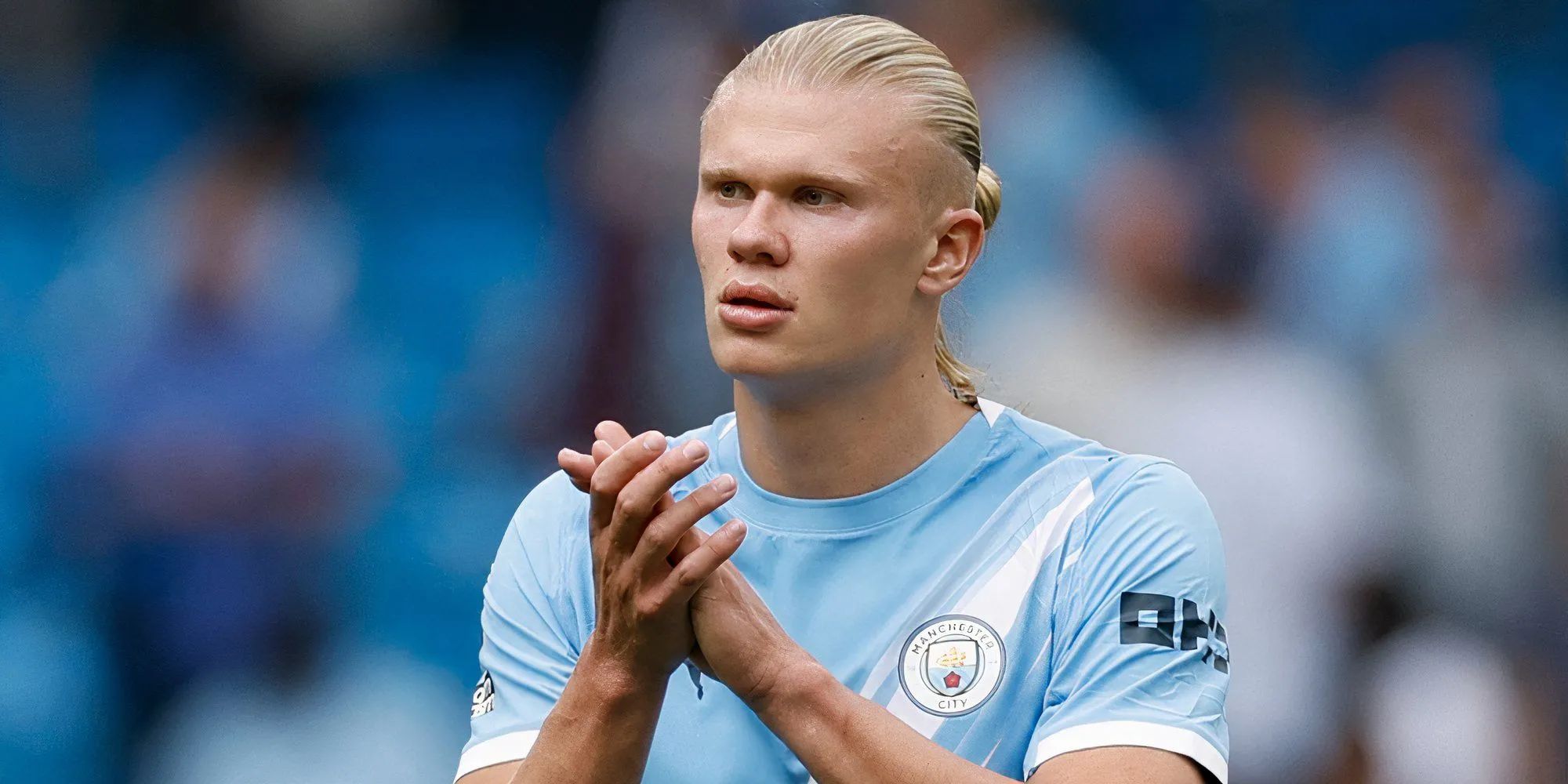 Erling Haaland ăn mừng khi ghi bàn cho Manchester City