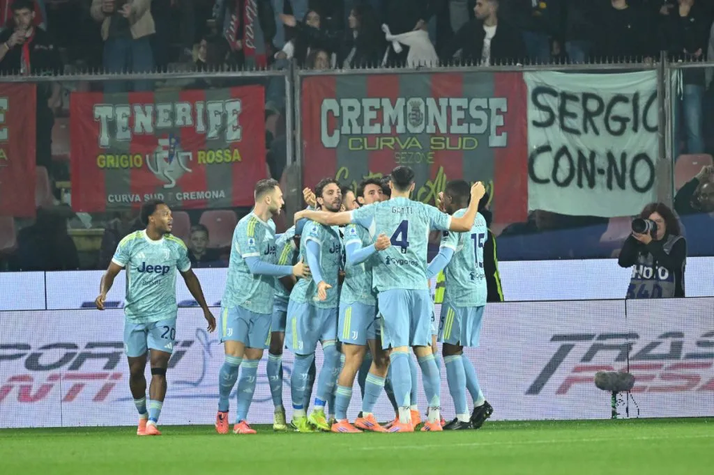 Filip Kostic của Juventus ăn mừng sau khi ghi bàn mở tỷ số ở trận đấu Serie A giữa Cremonese và Juventus ngày 1 tháng 11 năm 2025