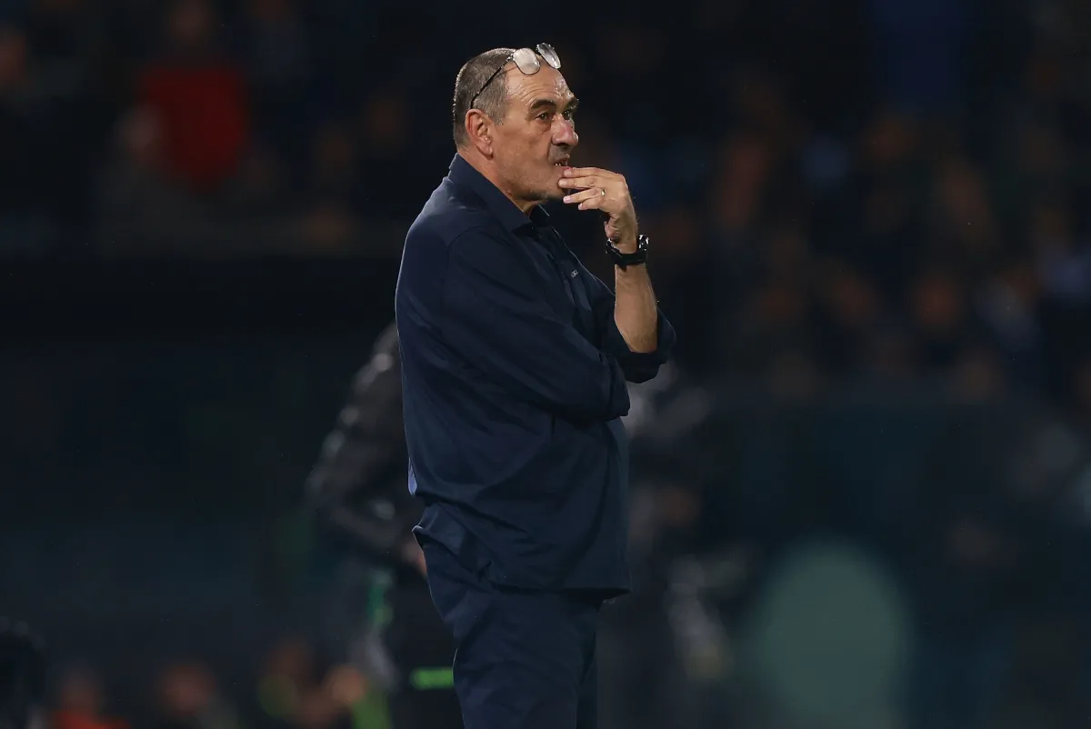 Huấn luyện viên Maurizio Sarri của SS Lazio theo dõi trận đấu Serie A giữa Pisa và Lazio tại Arena Garibaldi vào ngày 30 tháng 10 năm 2025