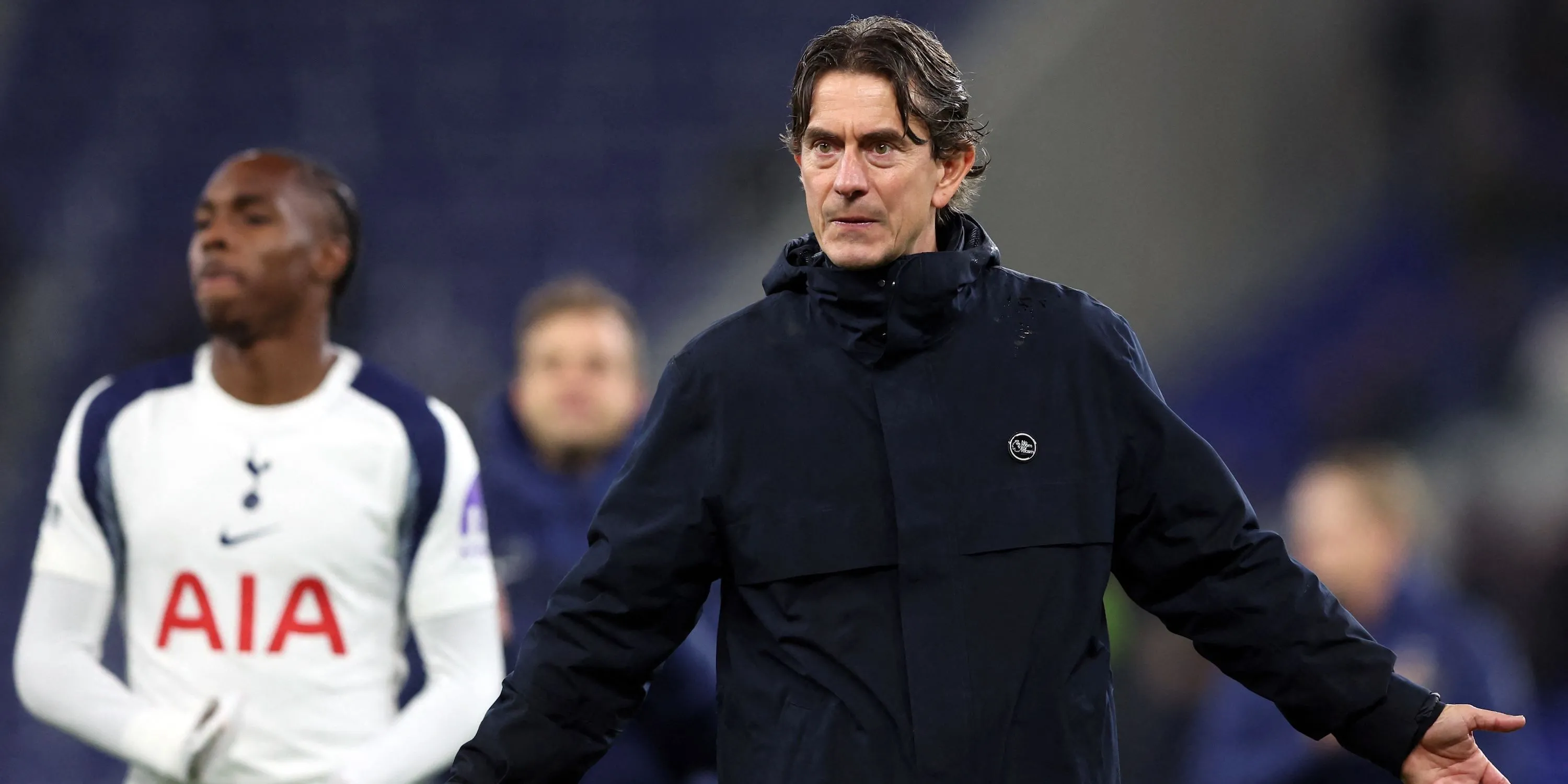 Huấn luyện viên Tottenham Hotspur Thomas Frank ăn mừng sau trận đấu