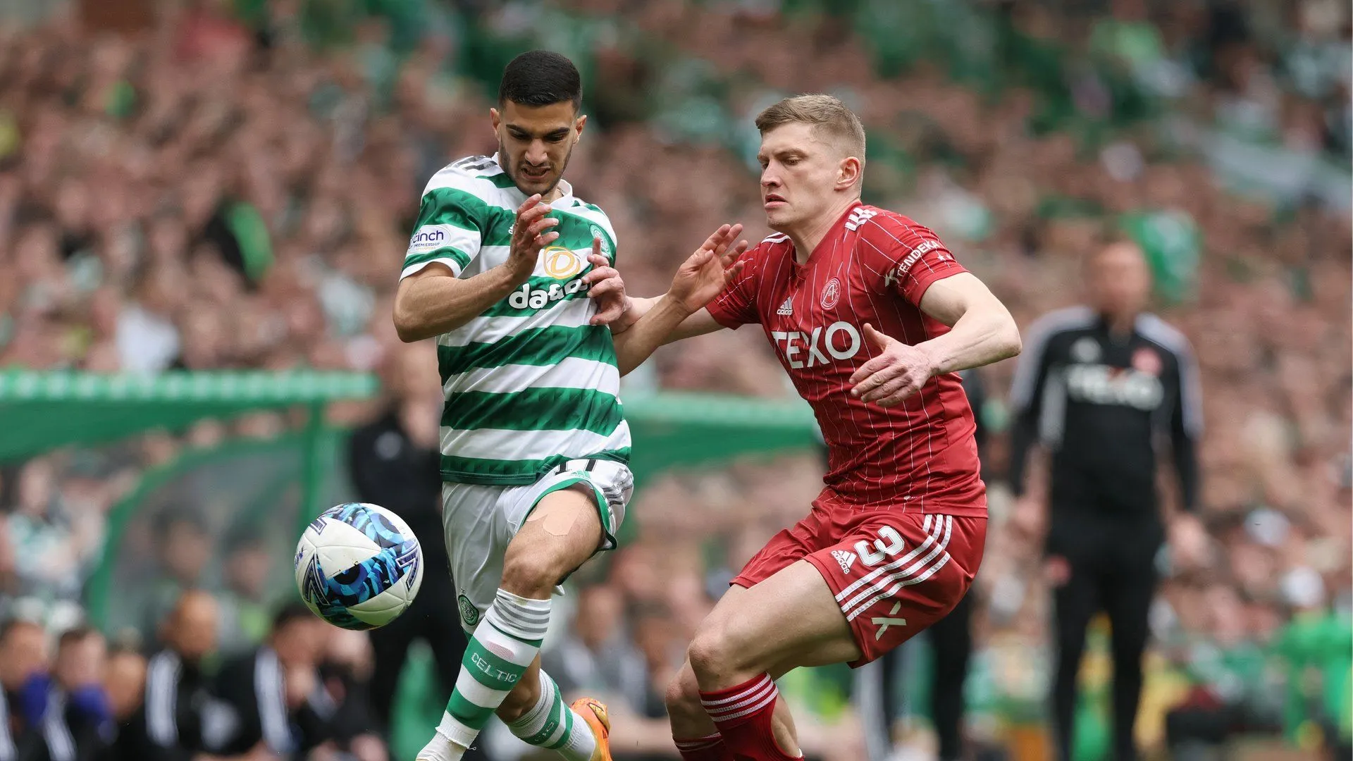 Jack MacKenzie - hậu vệ từ Aberdeen