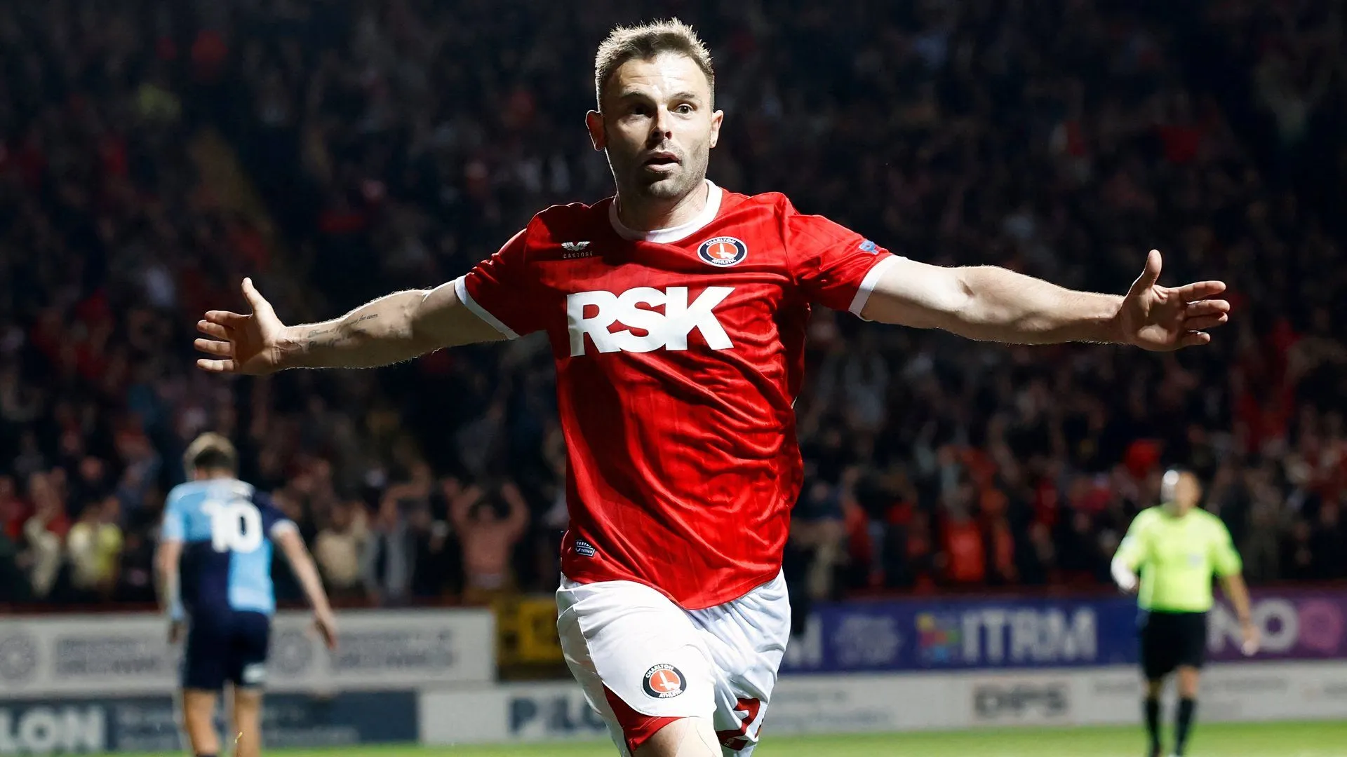 Matt Godden của Charlton Athletic, tiền đạo chủ chốt của đội bóng