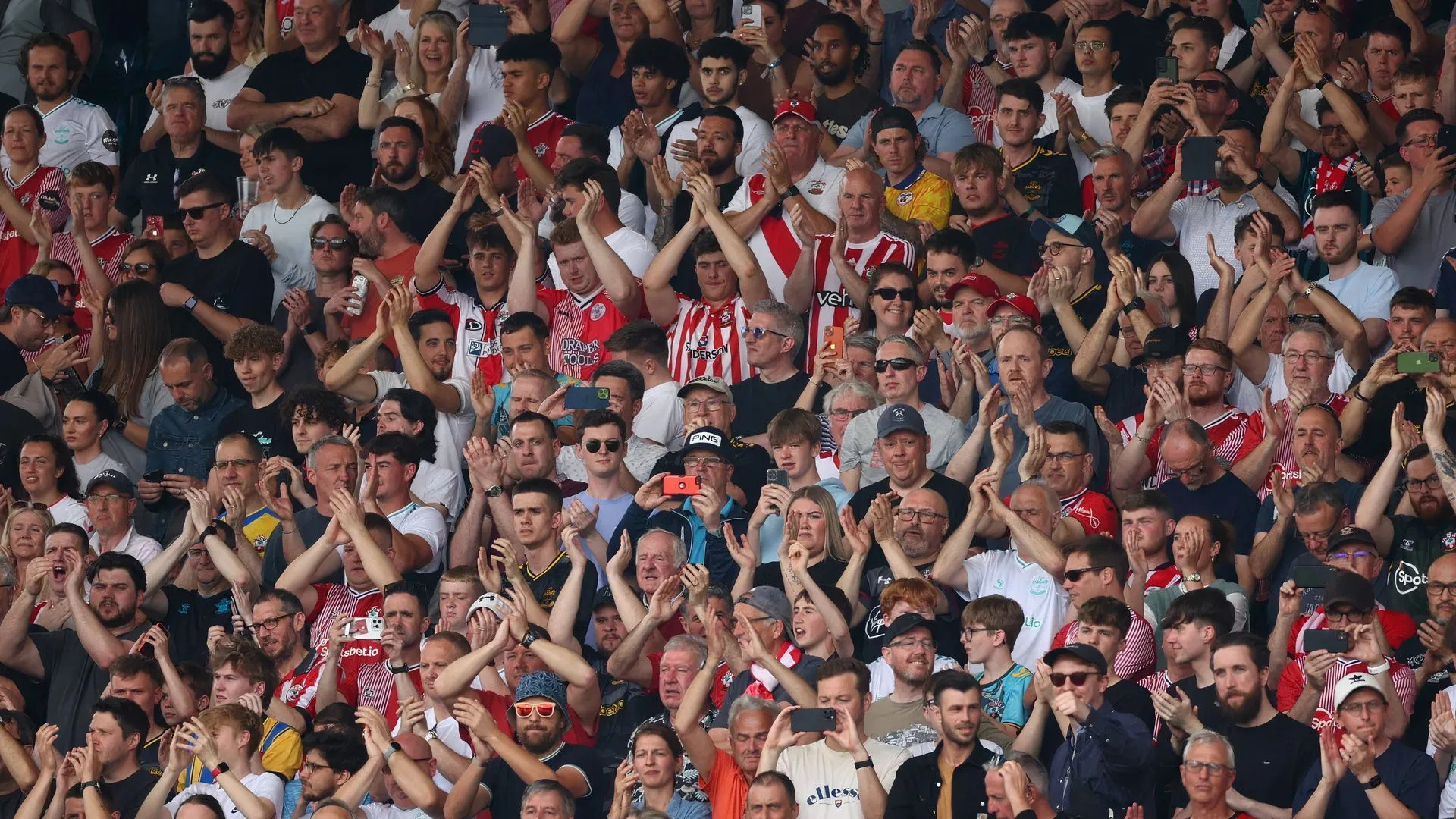 Người hâm mộ Southampton bày tỏ quan ngại về khả năng của Eckert trong quản lý đội bóng