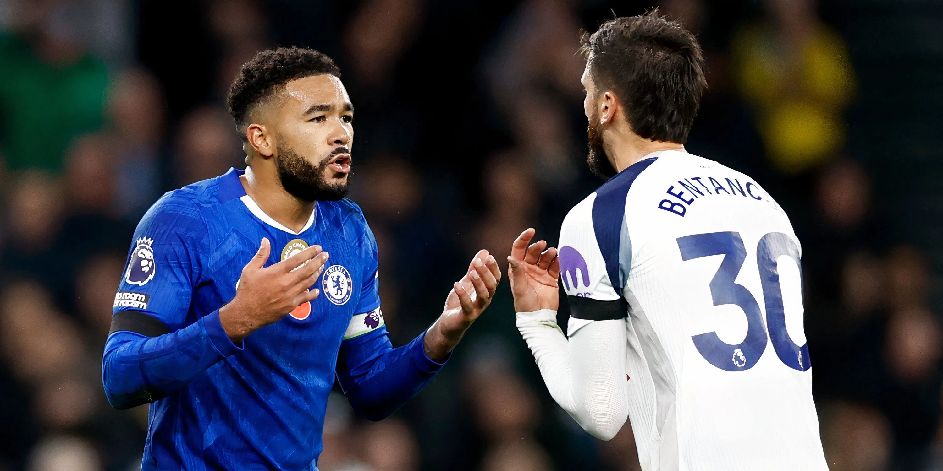 Reece James và Rodrigo Bentancur trong tình huống tranh chập