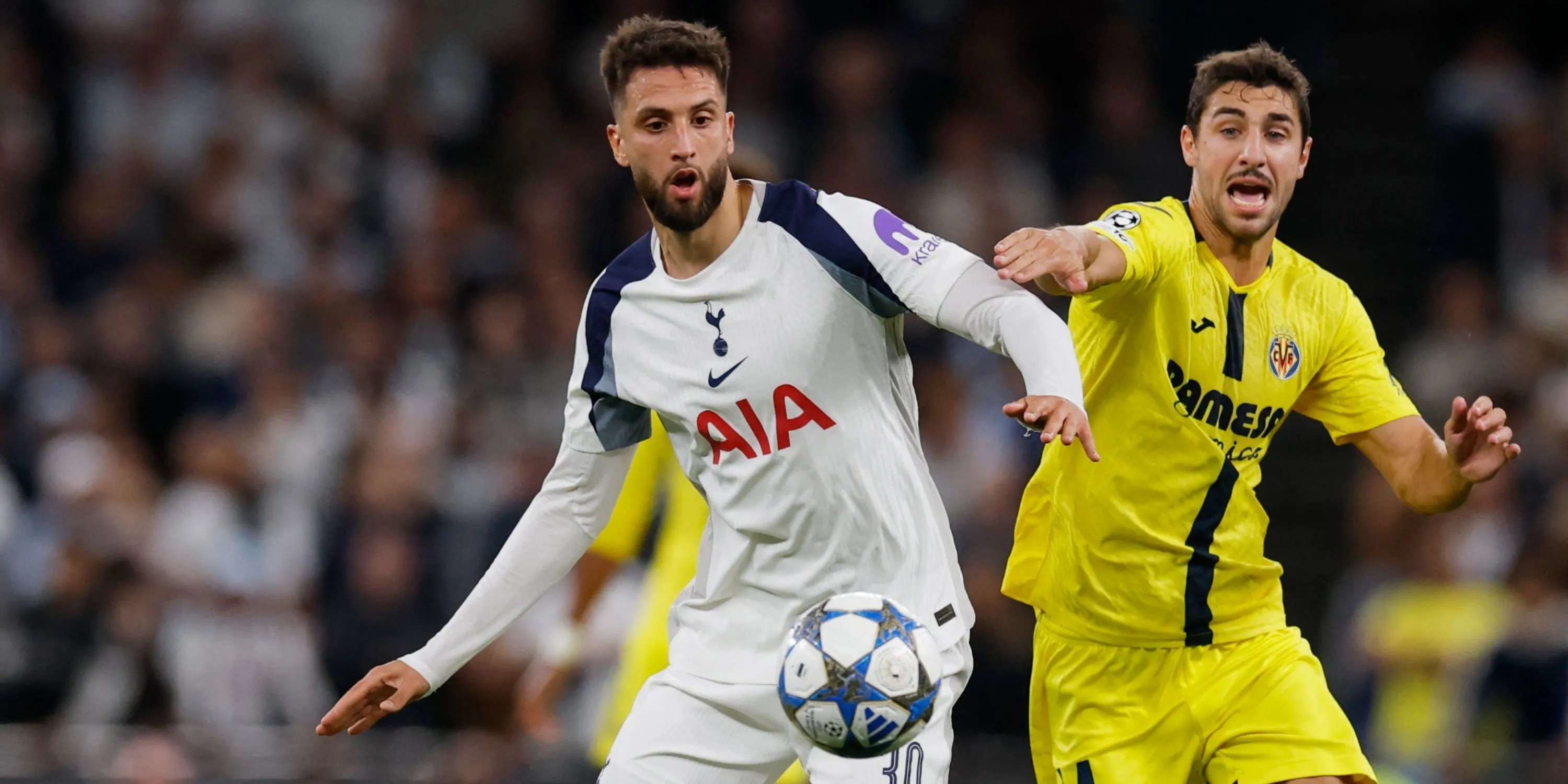 Rodrigo Bentancur thi đấu cho Tottenham ở Premier League